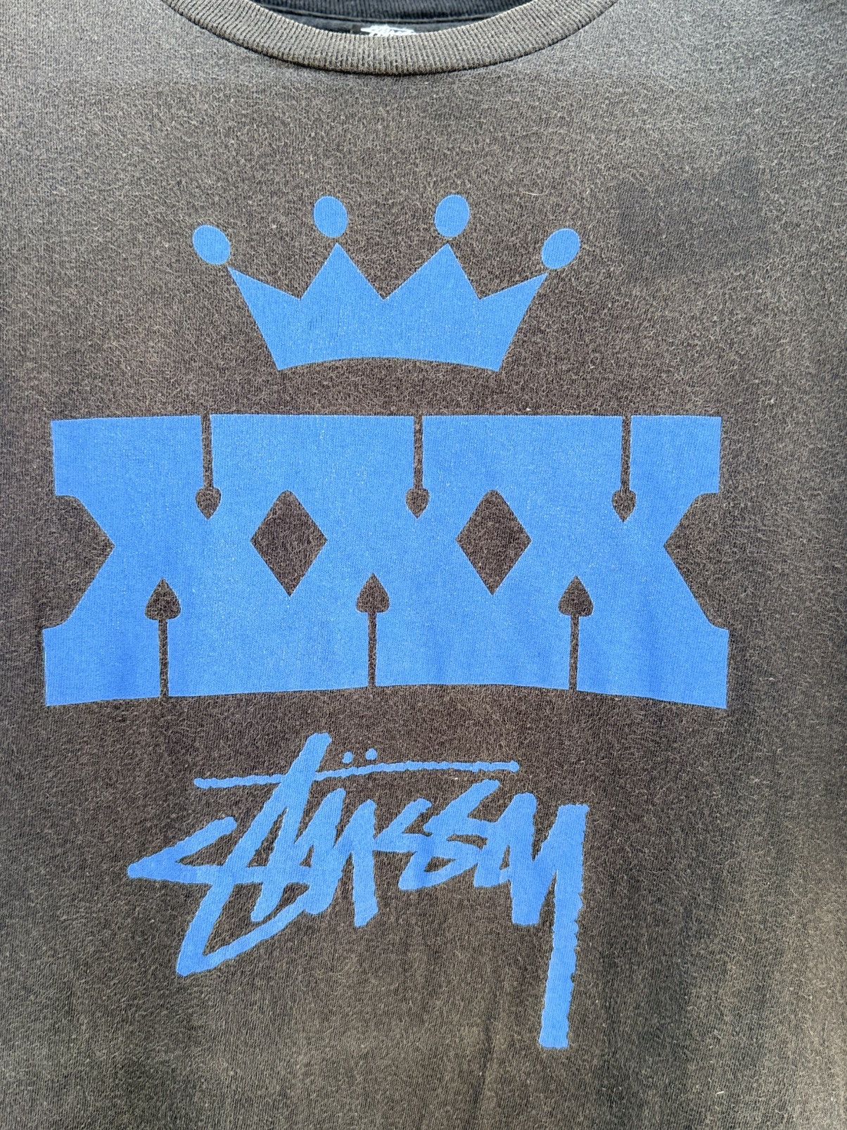 Stussy Thrashed Vintage Stussy Standing From For 30 Years Skate Tee Size US L / EU 52-54 / 3 - 3 Thumbnail