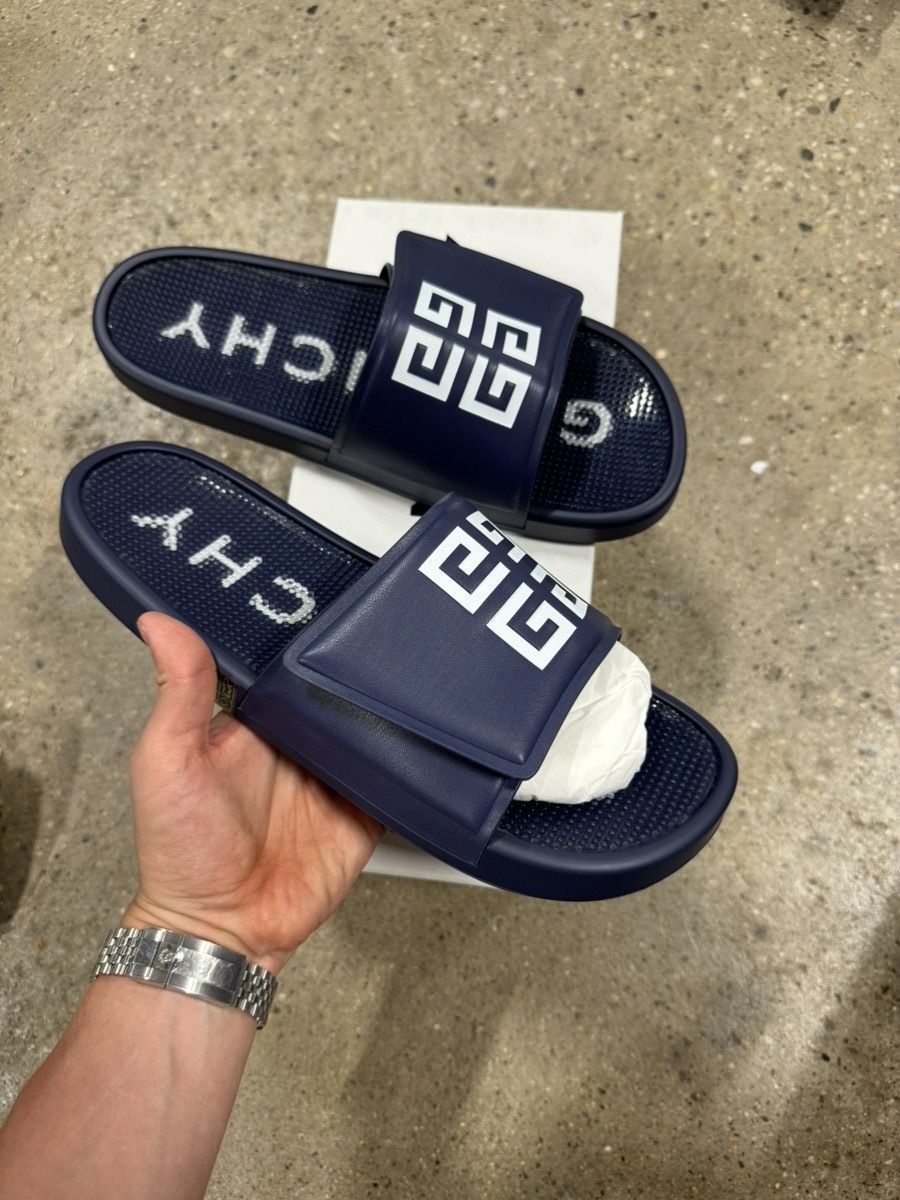 Givenchy Pool Slides NEW 600$