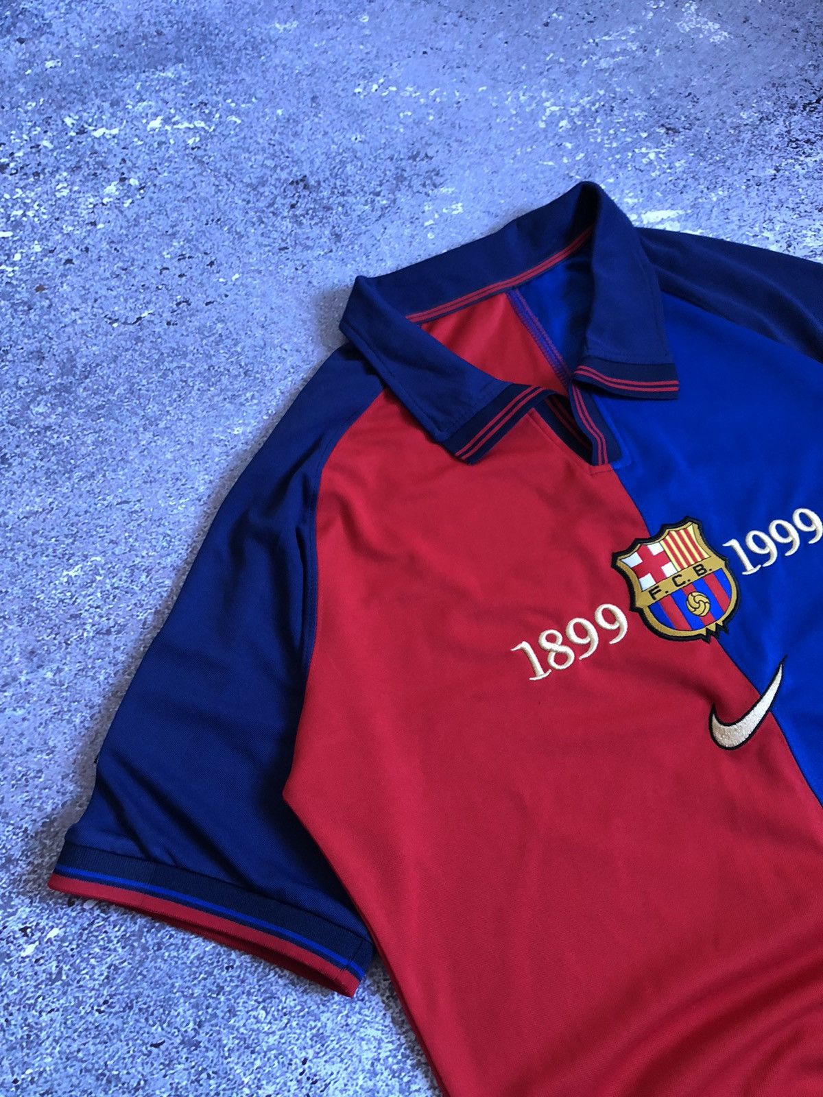 Nike × Vintage Vintage Nike FC Barcelona 1999 Home Soccer Jersey Messi #10 Size US M / EU 48-50 / 2 - 2 Thumbnail