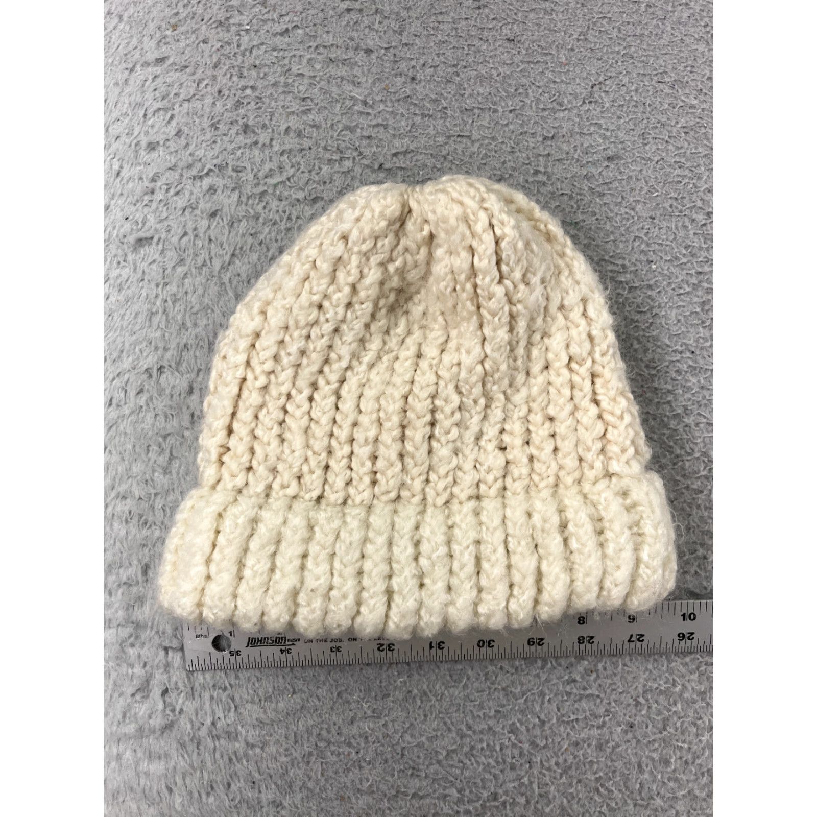 Vintage Womens Beanie Hat/Cap One Size Ivory Knit Ribbed Acrylic Blend Winter Snow Ski (Beanie/Toque) Womens Winter Ski Theme Size ONE SIZE - 2 Thumbnail