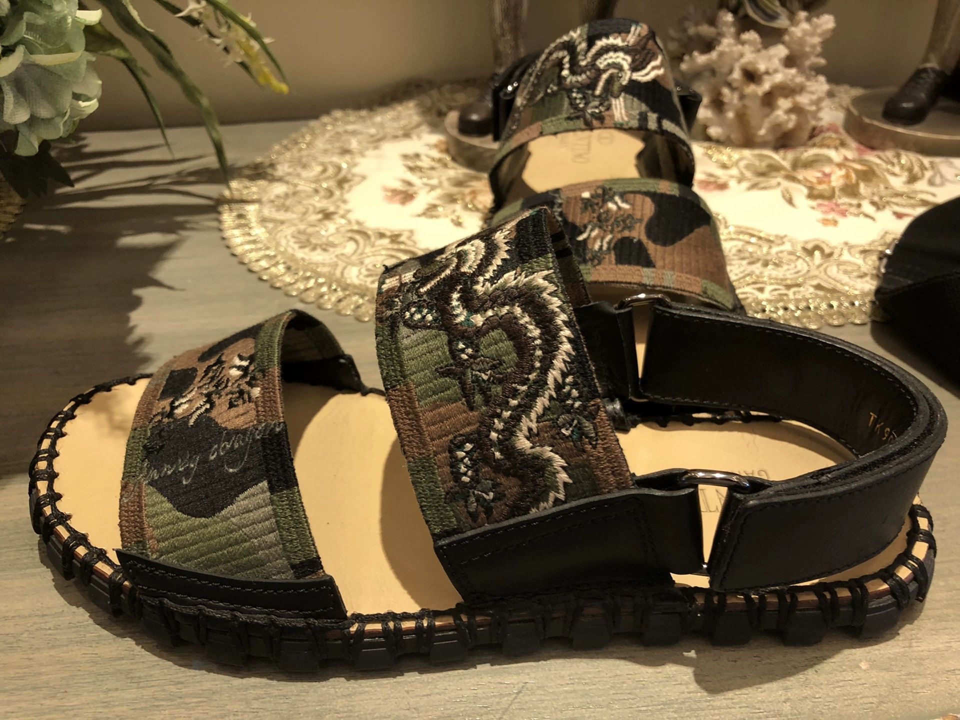 Valentino Valentino Green Camo Dragon Embroidery Sandals Size US 7 / EU 40 - 7 Thumbnail