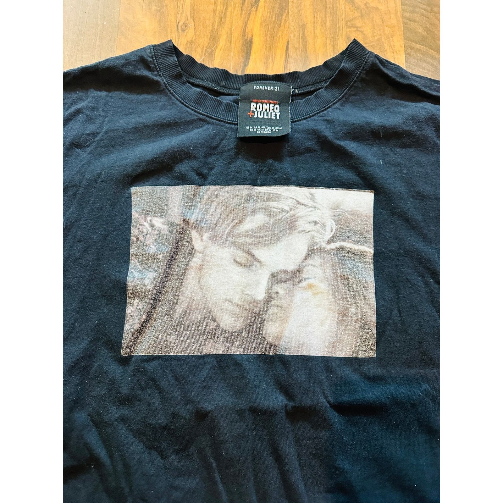 Forever 21 Romeo and Juliet Long sleeve Size X-Large Size US XL / EU 56 / 4 - 3 Thumbnail