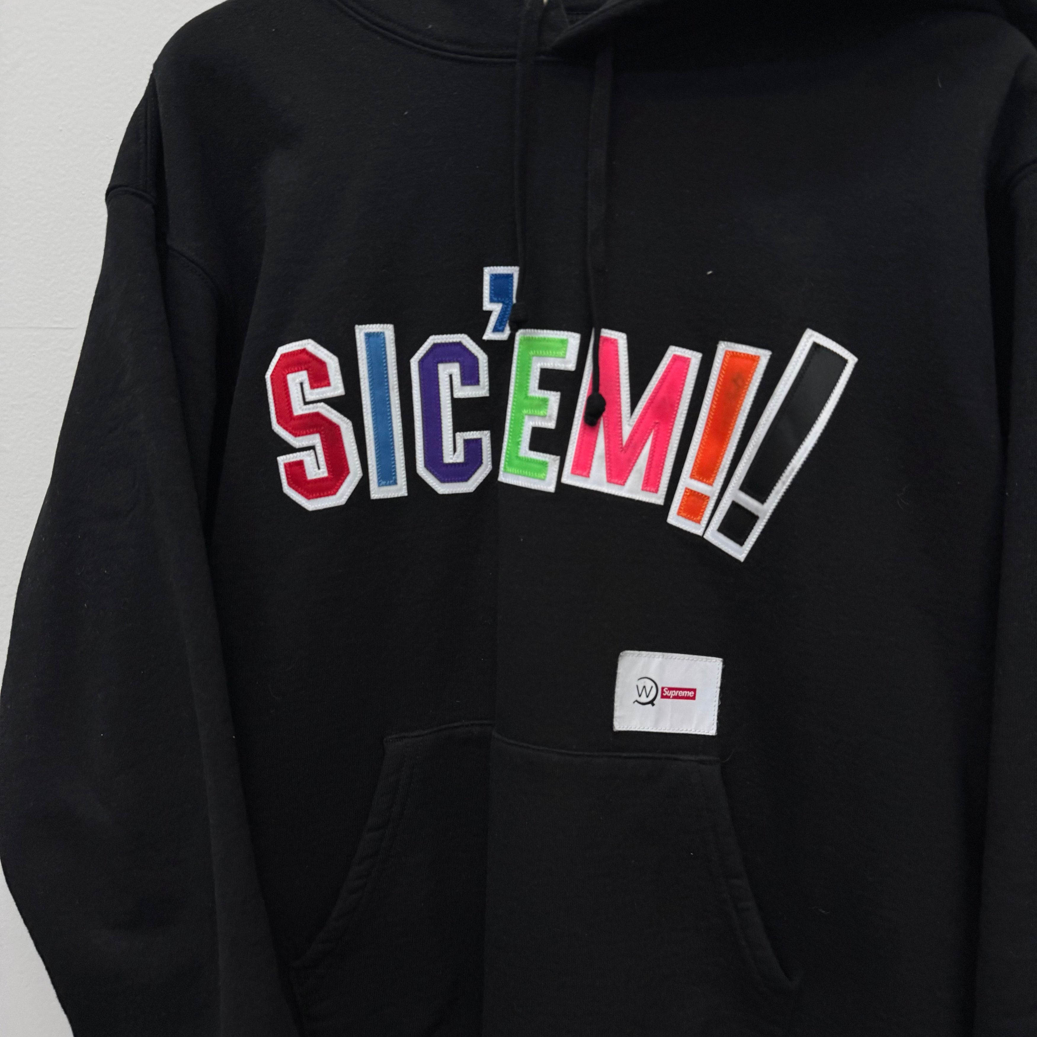 Supreme × Wtaps Supreme Wtaps Sic’Em Hoodie Black - Size M Size US M / EU 48-50 / 2 - 2 Thumbnail