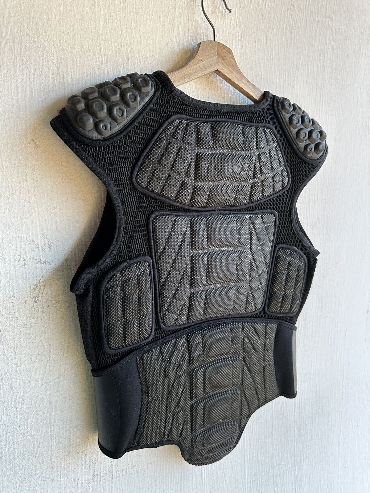 Japanese Brand Armor Protector Snow Plate YOROI M Size - Wear/Equipment Size US L / EU 52-54 / 3 - 12 Thumbnail