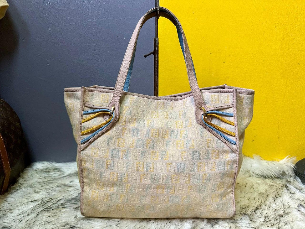 Fendi Authentic Fendi Zucchino Vitello Multicolour Tote Bag Size ONE SIZE - 1 Thumbnail