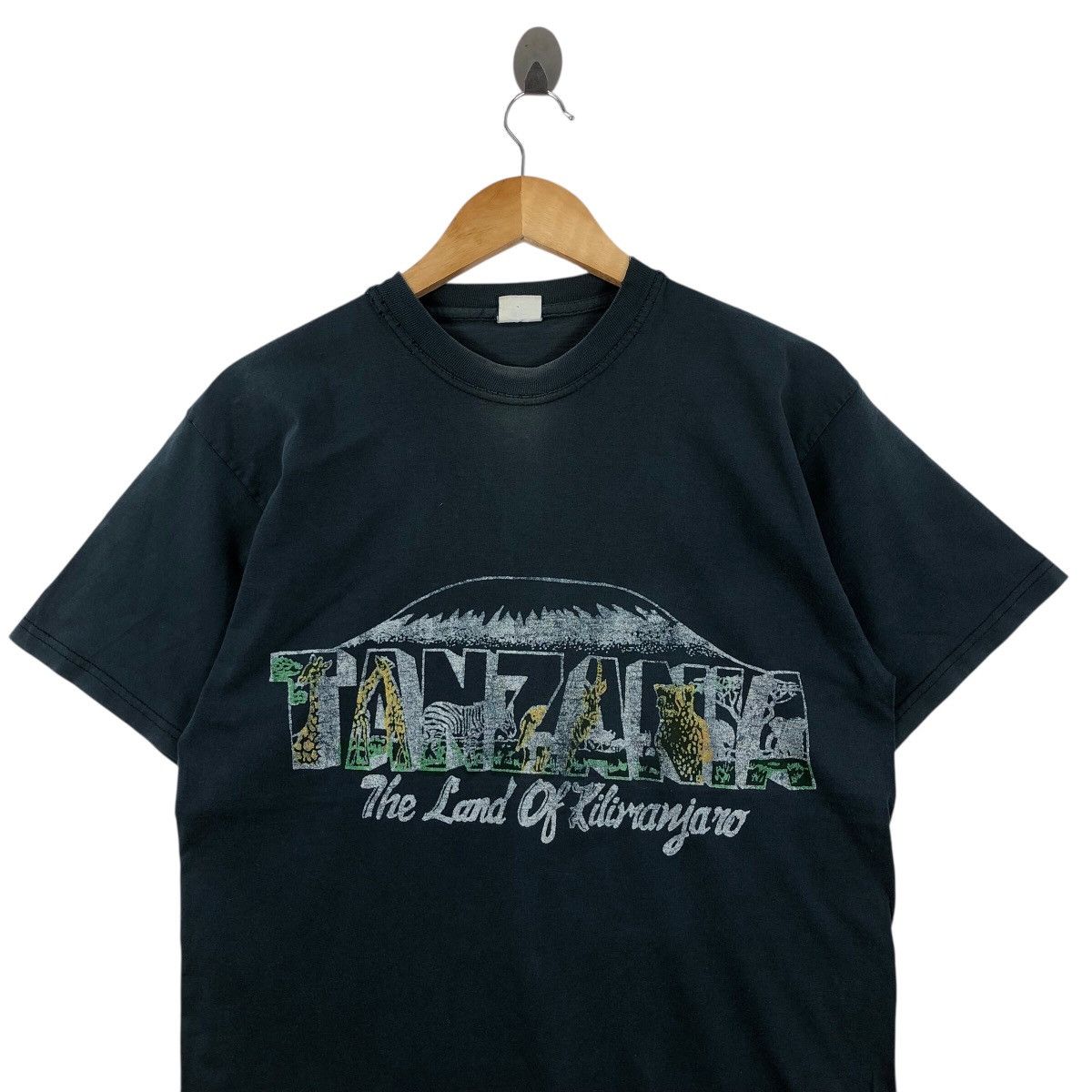Vintage Vintage TANZANIA The Land Of Kilimanjaro T Shirt Size US XL / EU 56 / 4 - 2 Thumbnail