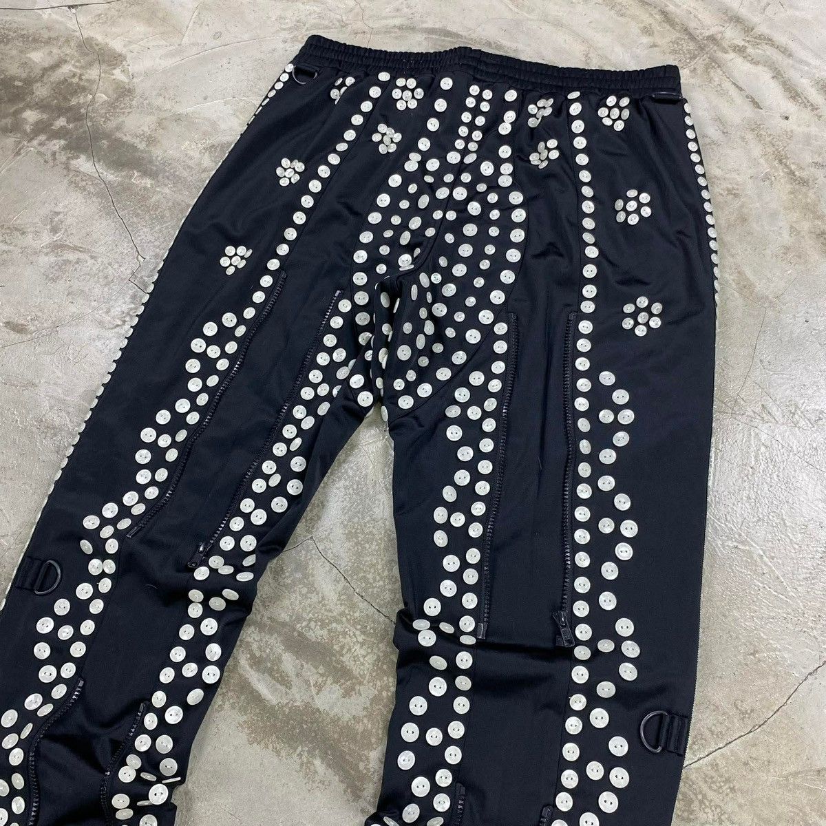 Adidas × Jeremy Scott FW2013 ‘Pearly King / Pearly King’ Button Covered Track Pant Size US 34 / EU 50 - 2 Thumbnail