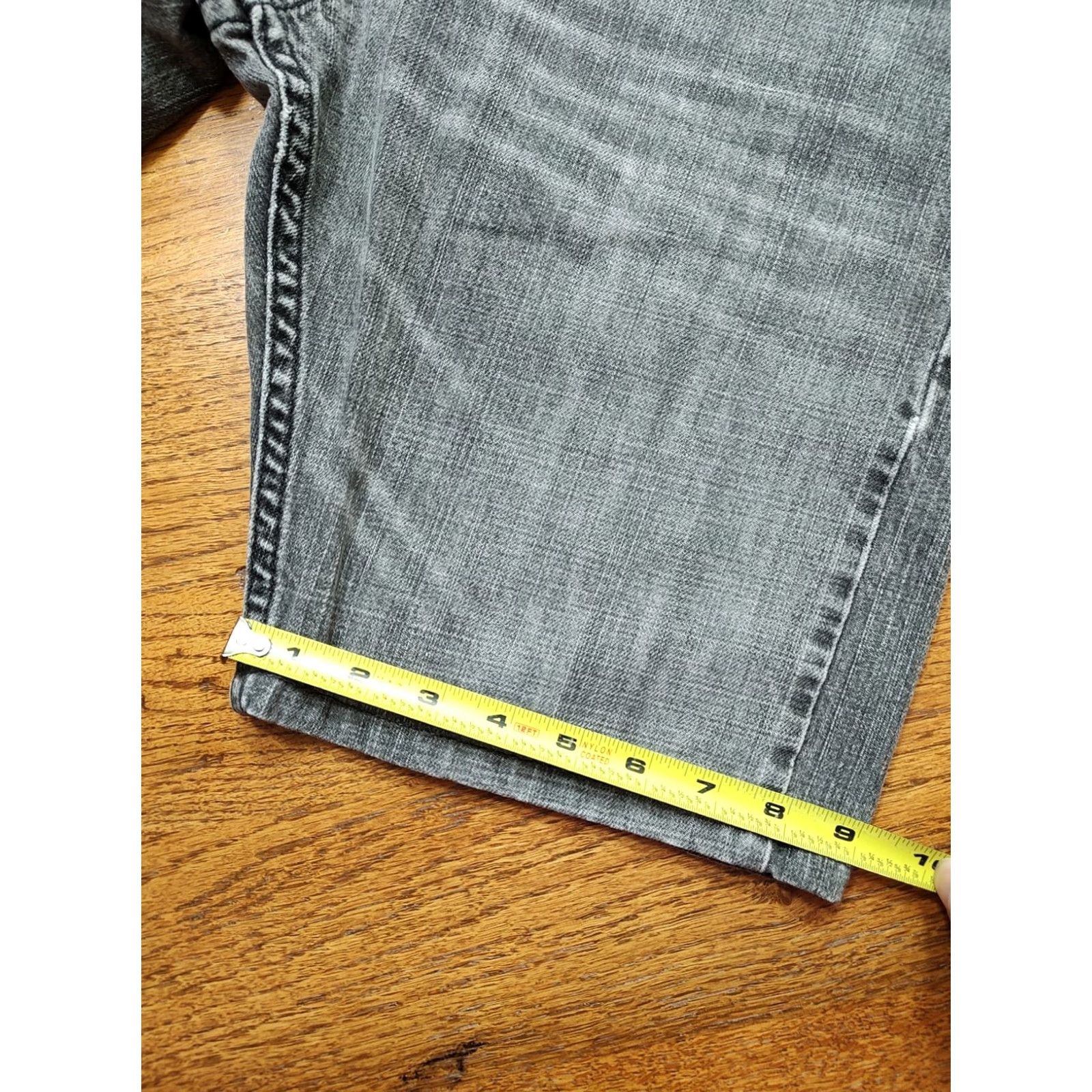 Levi's VINTAGE Levis 505 Denim Shorts Mens 34 Black 90s USA American Biker 5-Pocket Inseam 10 in Jeans Shirt? Size US 34 / EU 50 - 5 Thumbnail