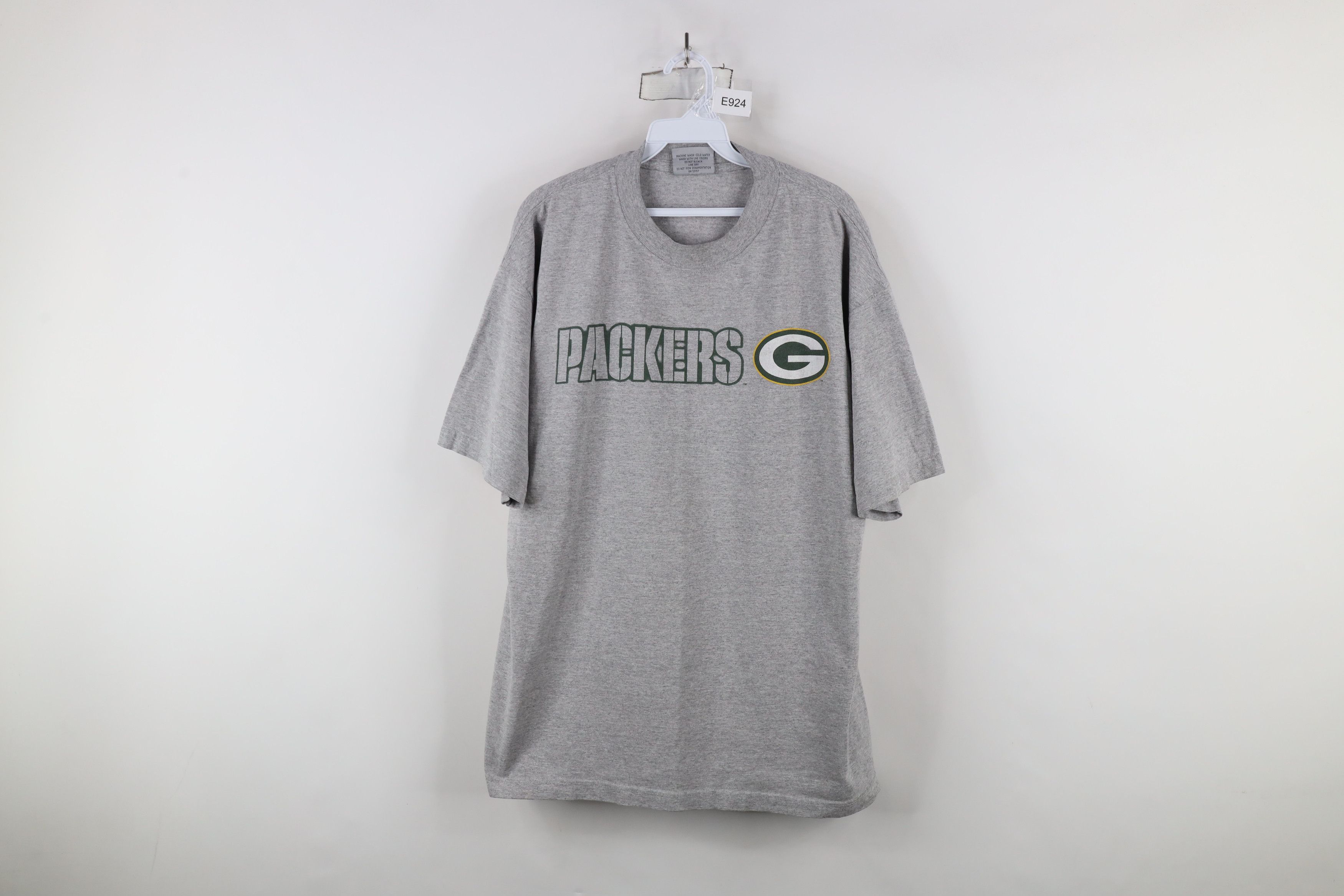Majestic × Vintage Vintage 90s Majestic Green Bay Packers Football T-Shirt Size US L / EU 52-54 / 3 - 1 Thumbnail