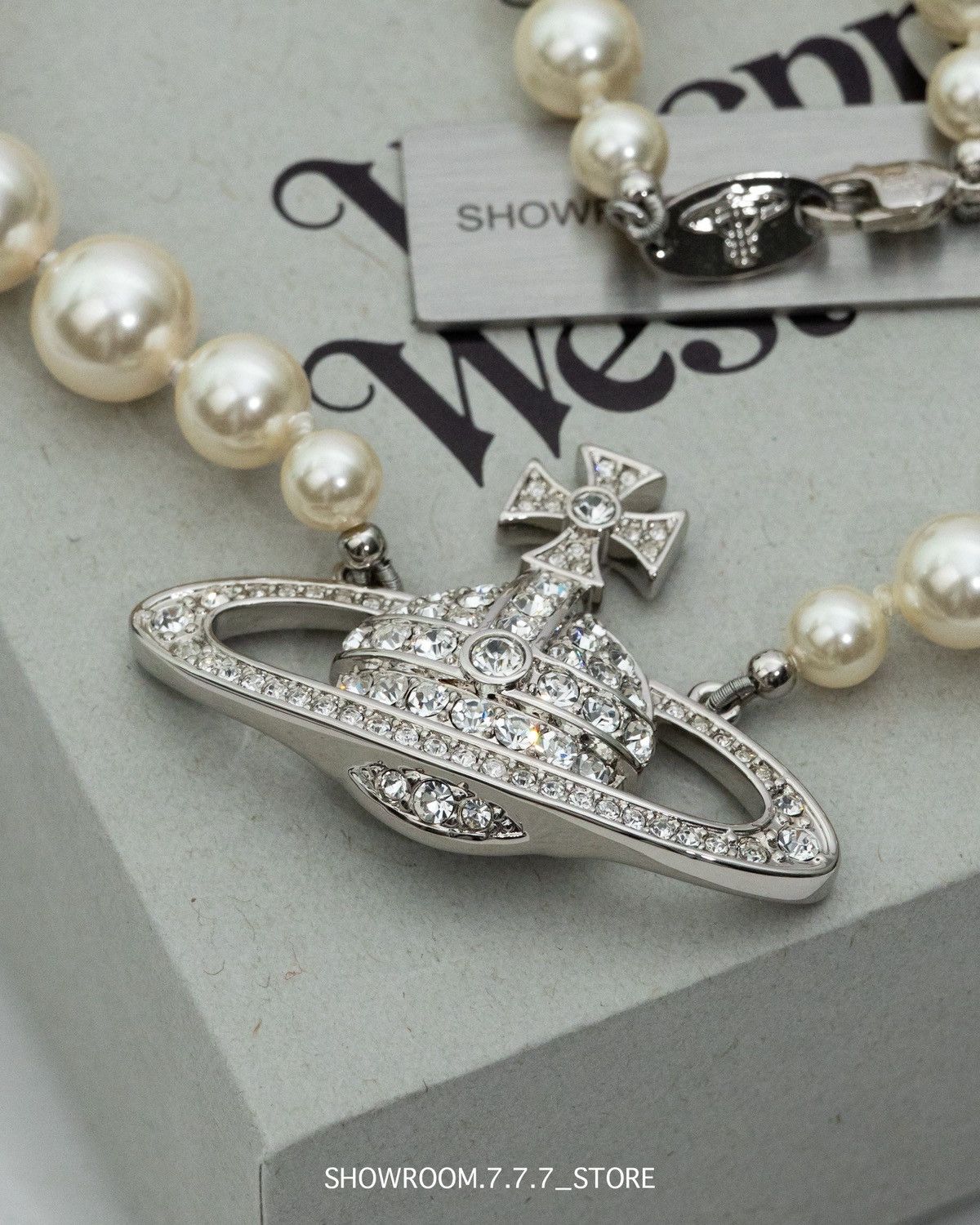 Vivienne Westwood Vivienne Westwood One-Row Pearl Bas Relief Choker Size ONE SIZE - 3 Thumbnail