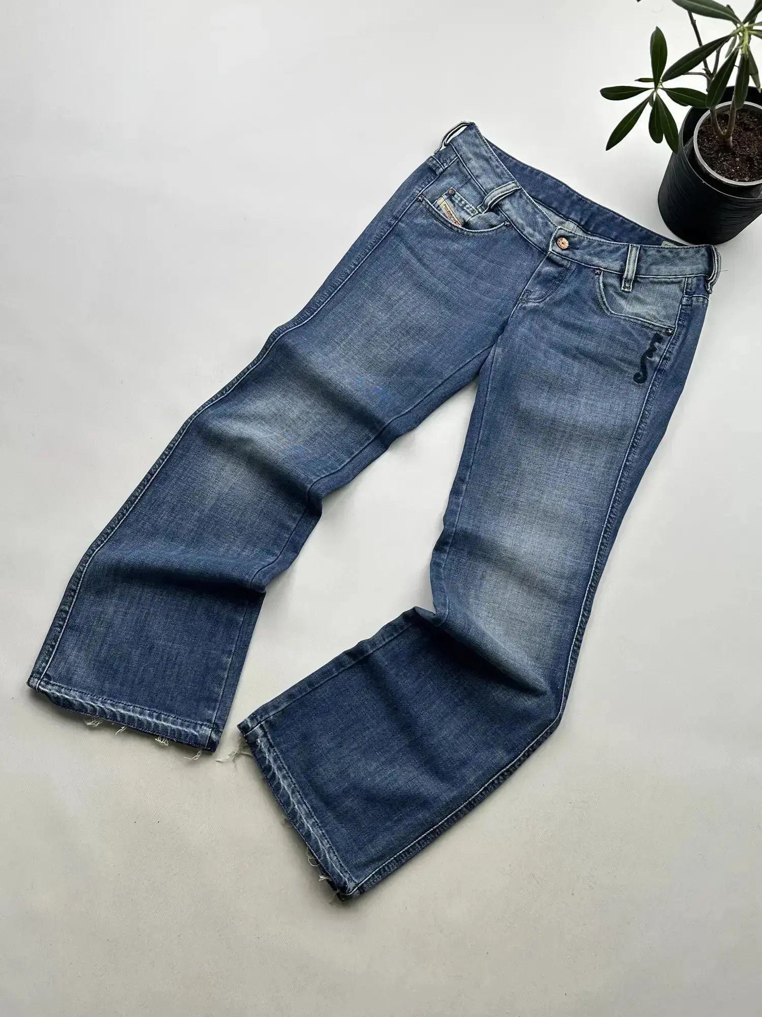 Diesel Diesel Vintage Flare Jeans(312) Size 28" / US 6 / IT 42 - 1 Thumbnail
