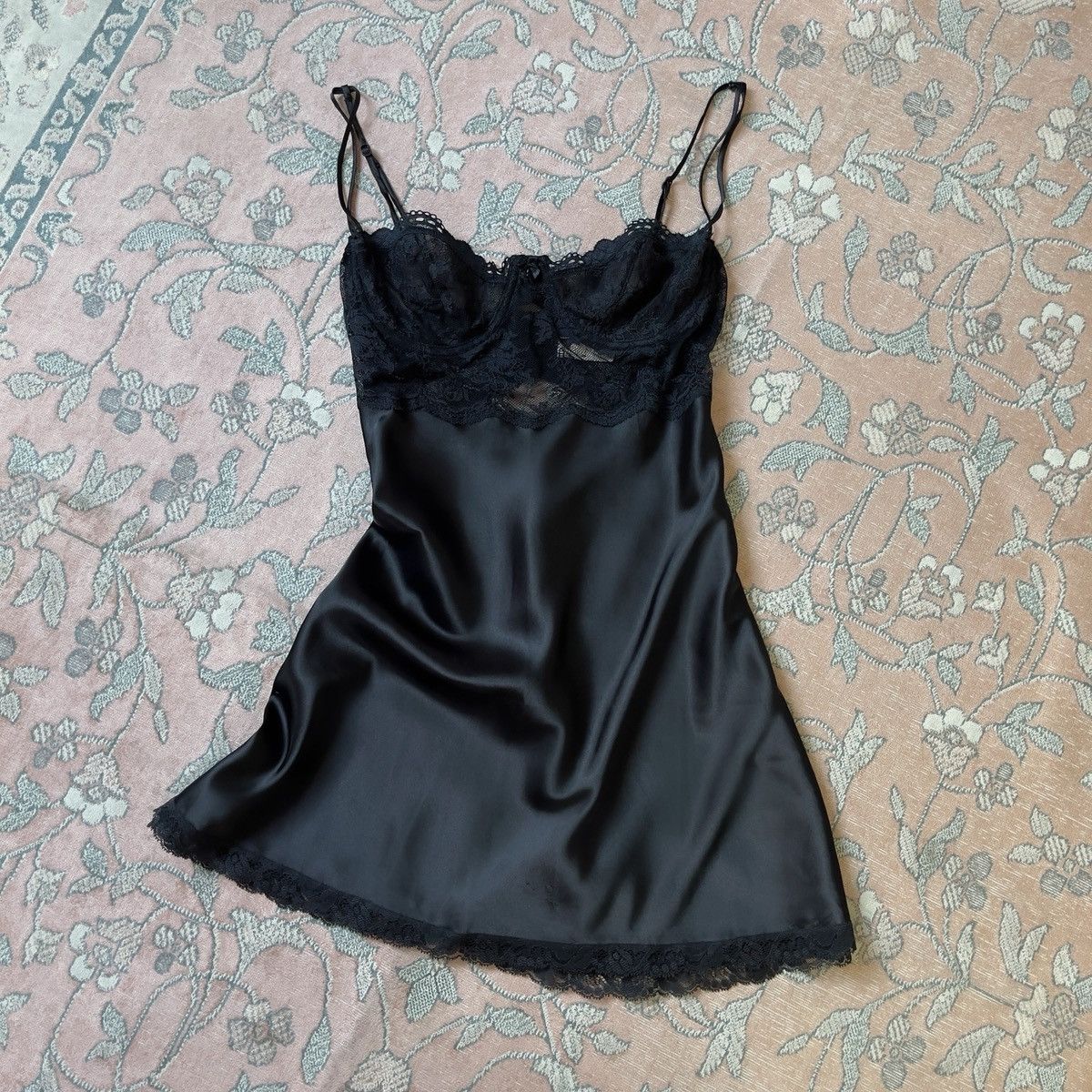 Victoria's Secret Victoria’s Secret 1990s Black Satin Slip Dress (36C/34D) Size L / US 10 / IT 46 - 6 Thumbnail