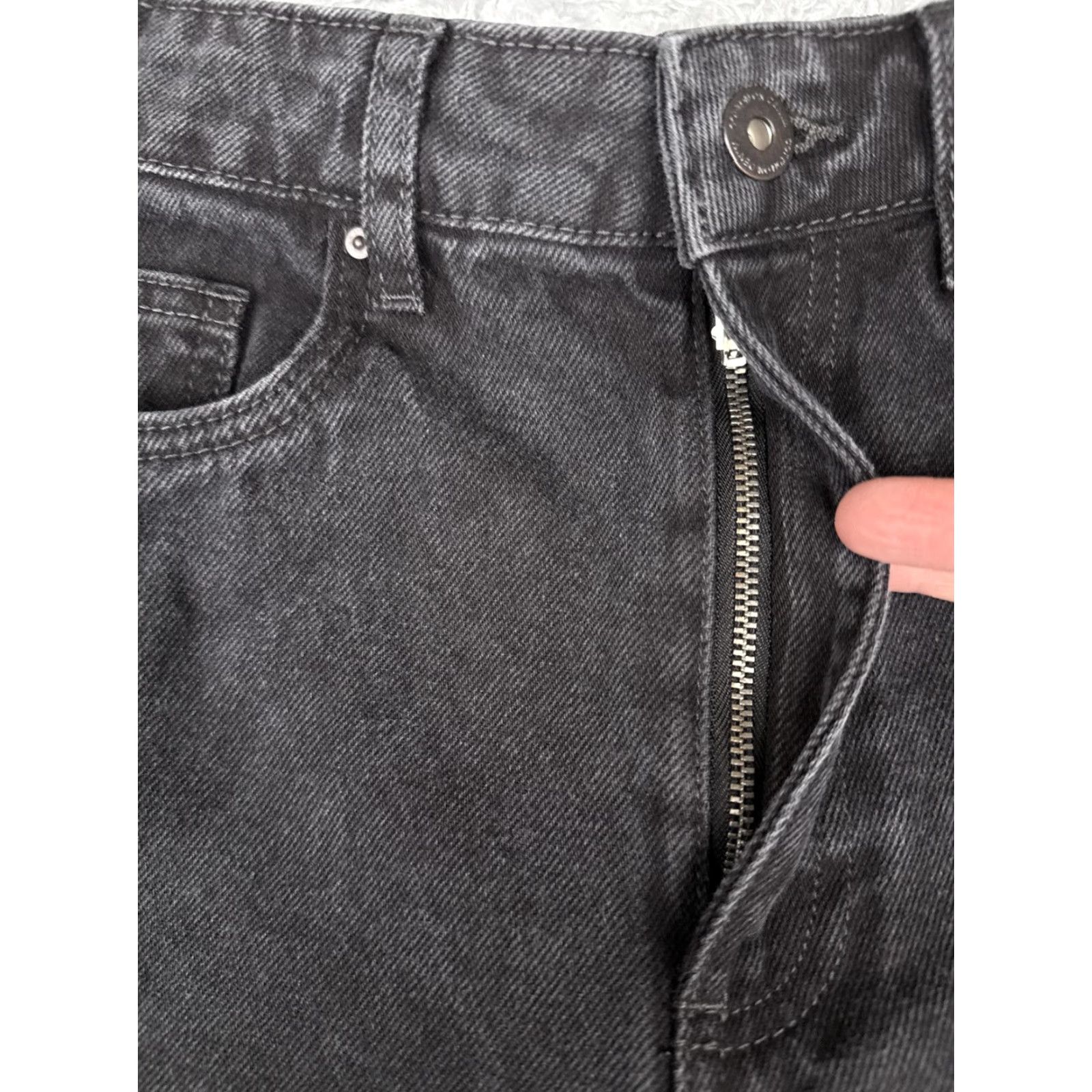Cotton On Cotton On Jeans Size 4 Black High Rise Straight 26x31 Distressed 90s Womens Size 27" / US 4 / IT 40 - 5 Thumbnail
