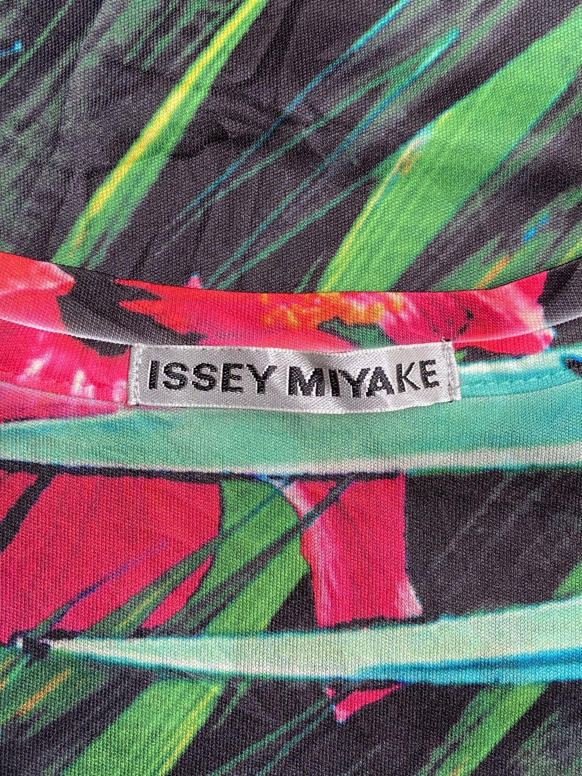 ISSEY MIYAKE Motive T-shirt
