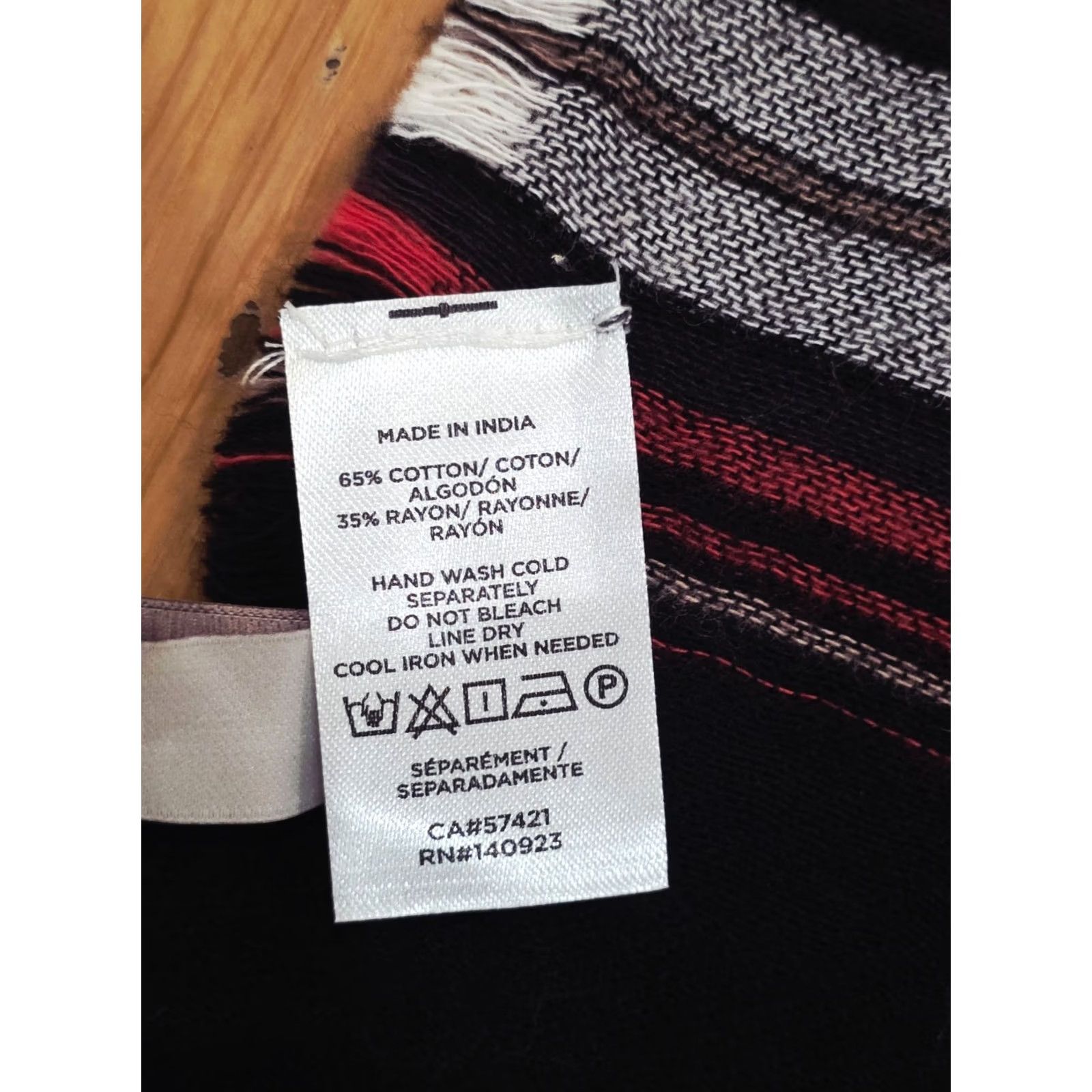 Loft LOFT Scarf Rectangle Women's One Size Black Plaid Cotton Multifunctional Women's Accessory Size ONE SIZE - 5 Thumbnail