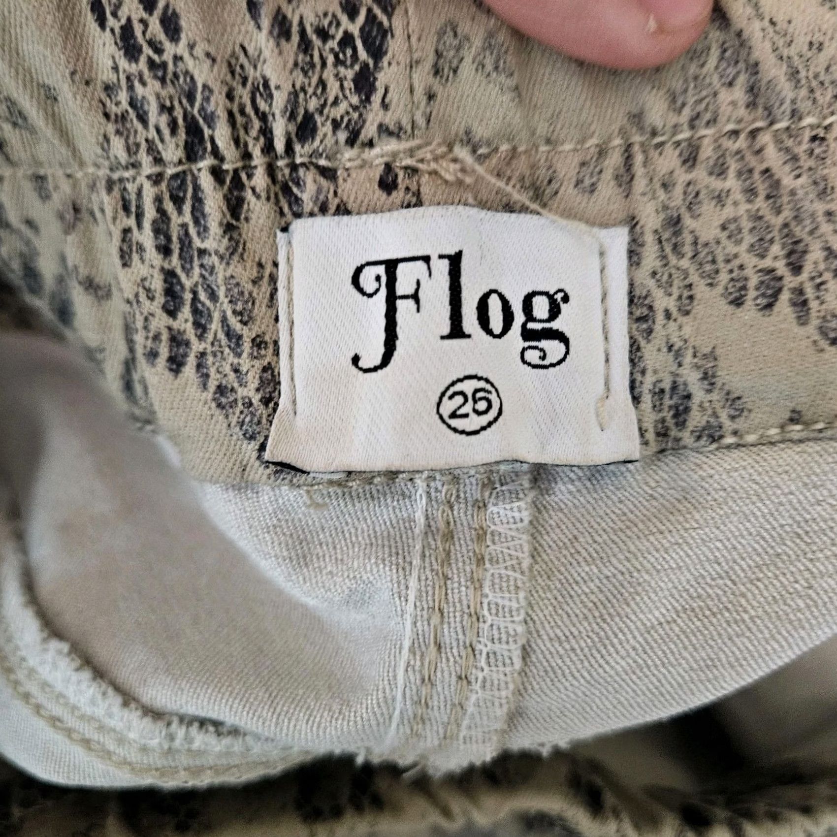 Vintage Bevy Flog Animal Print Pull-on Jogger Women's Size 25 Gray Animals Print Jogger Regular Pants Womens Size 25 Size 42" / US 20 - 5 Thumbnail