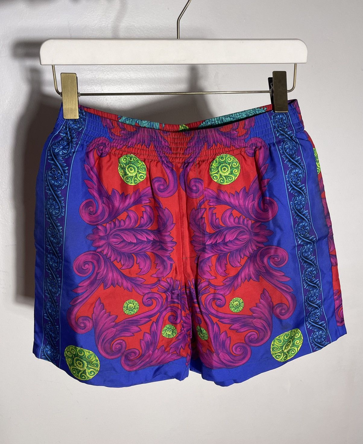 Versace VERSACE SILK SHORTS Size US 30 / EU 46 - 1 Thumbnail