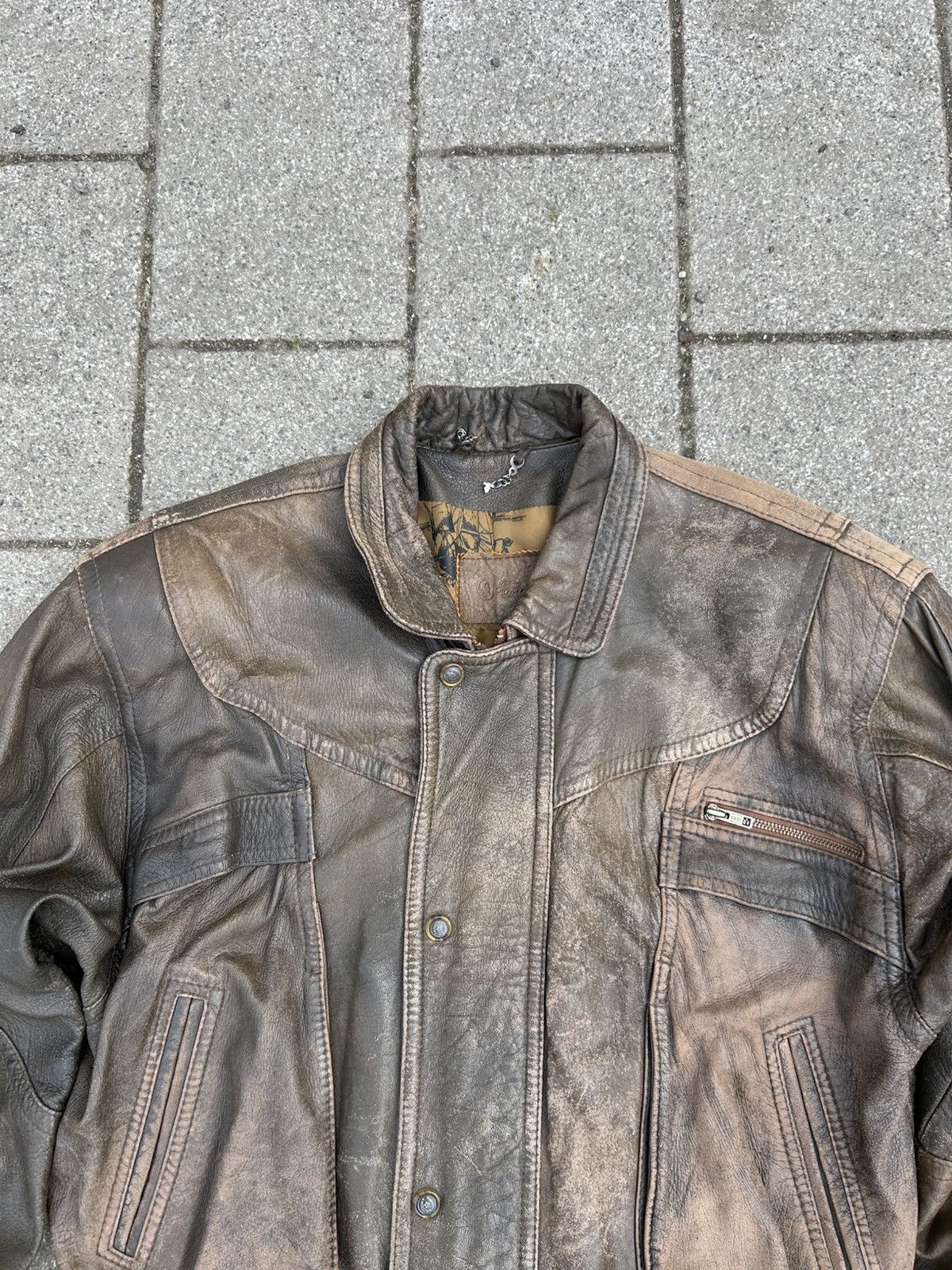 Vintage Vintage 1990s Gino Bertoni Distressed brown Leather Bomber Size US L / EU 52-54 / 3 - 4 Thumbnail