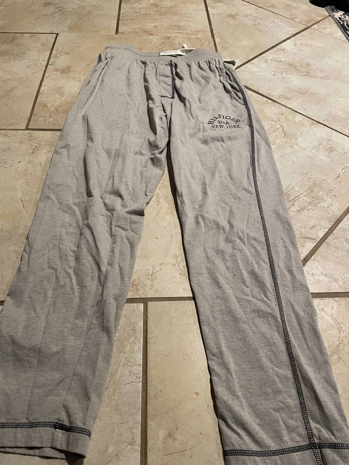 Tommy Hilfiger Grey Tommy Hilfiger Sweatpants Size US 30 / EU 46 - 2 Thumbnail