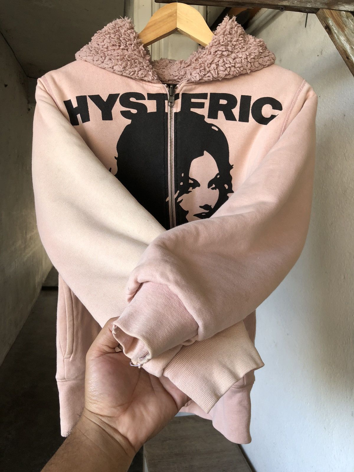 Hysteric Glamour Rare🔥 Vintage Hysteric Glamour Big Logo Distressed Hoodie Size M / US 6-8 / IT 42-44 - 10 Thumbnail