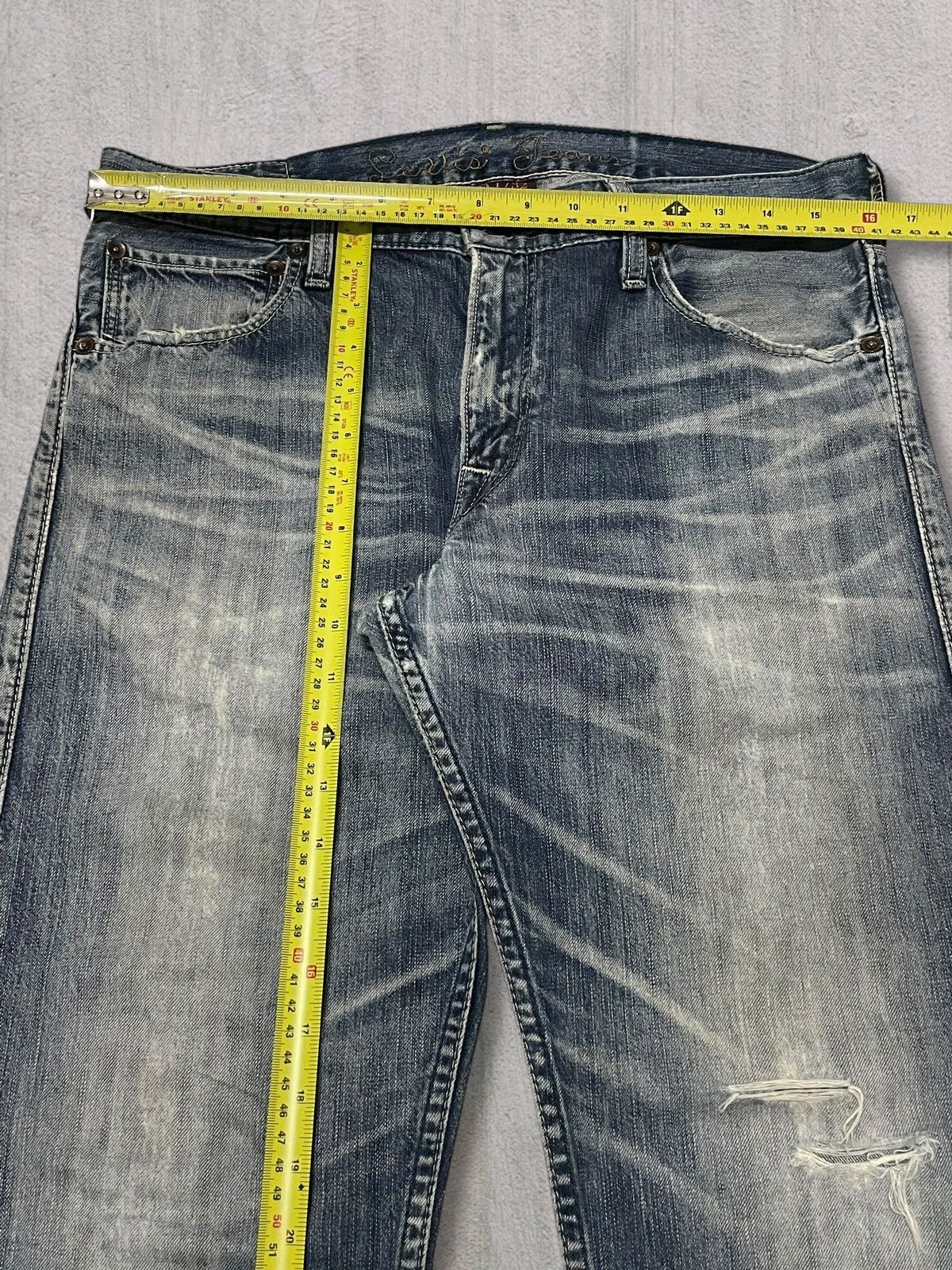 Levi's Vintage Clothing Vintage Levi’s 202 Back Buckle Distressed Blue Wash Jeans Size US 31 - 15 Thumbnail