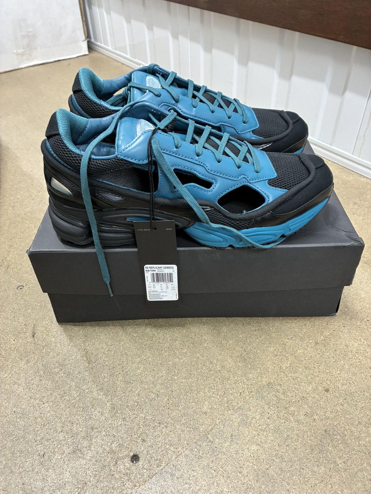 Adidas × Raf Simons RAF SIMONS ADIDAS RS REPLICANT OZWEEGO SIZE 10 Size US 10 / EU 43 - 10 Thumbnail