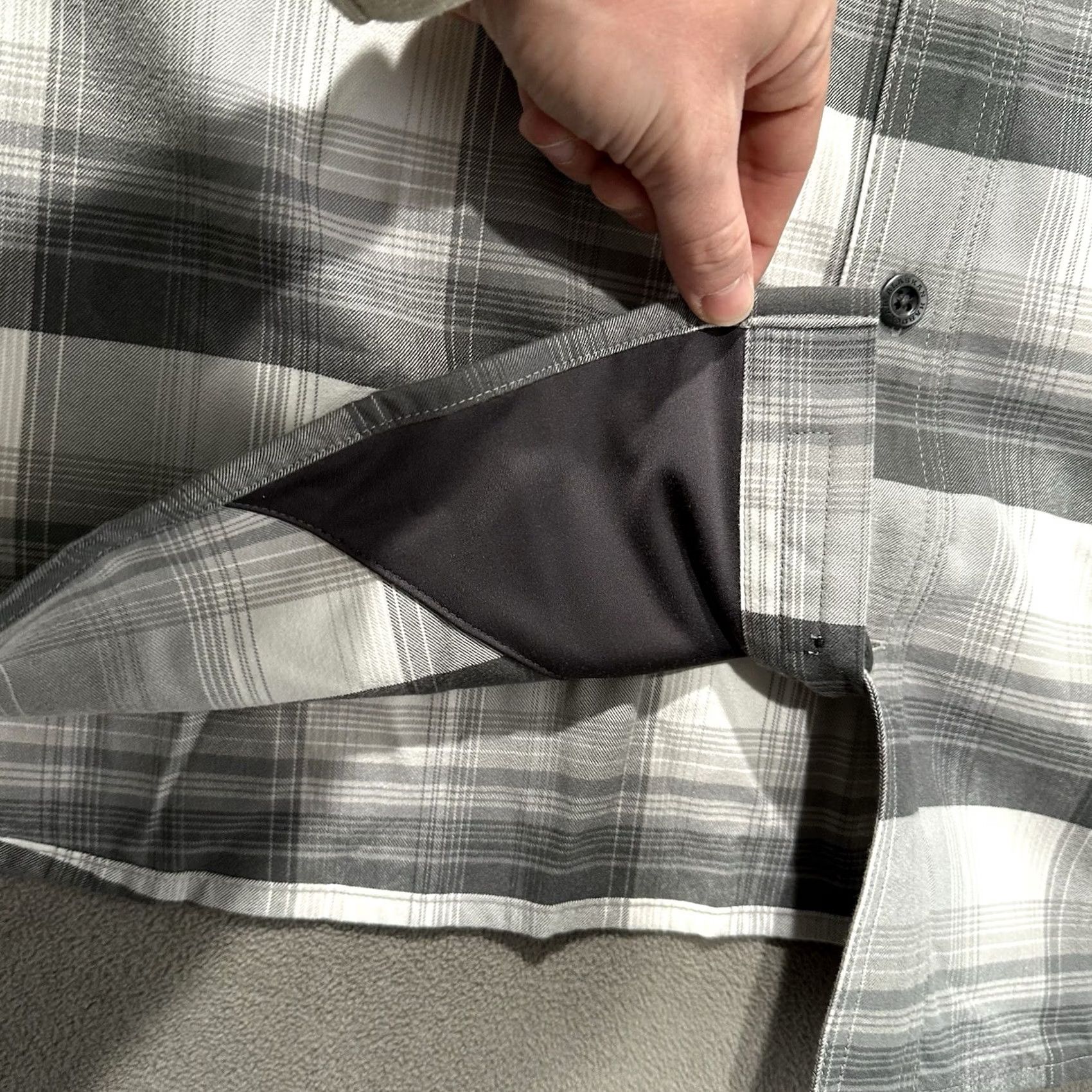 Vintage Alaskan Hardgear Shirt Mens 3XL Gray Plaid Standard Fit Boars Nest Plaid Flannel Size US XXL / EU 58 / 5 - 7 Thumbnail