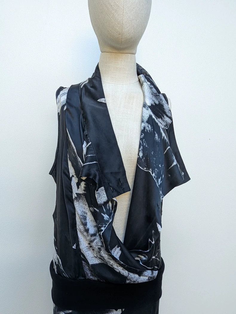 Ann Demeulemeester elegant black silk dress by ann demeulemeester - dmc-2508 Size 22" - 5 Thumbnail