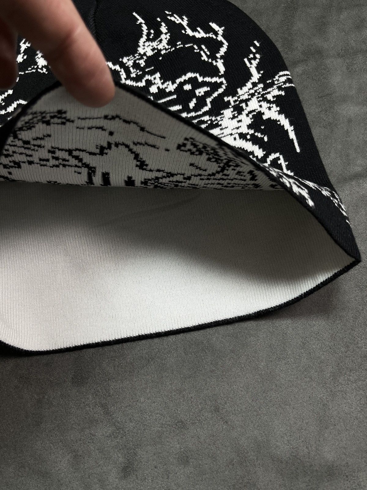 Japanese Brand Rare Y2k Gothic Cross Pattern No Cuff Knit Skull Cap Beanie Size ONE SIZE - 4 Thumbnail