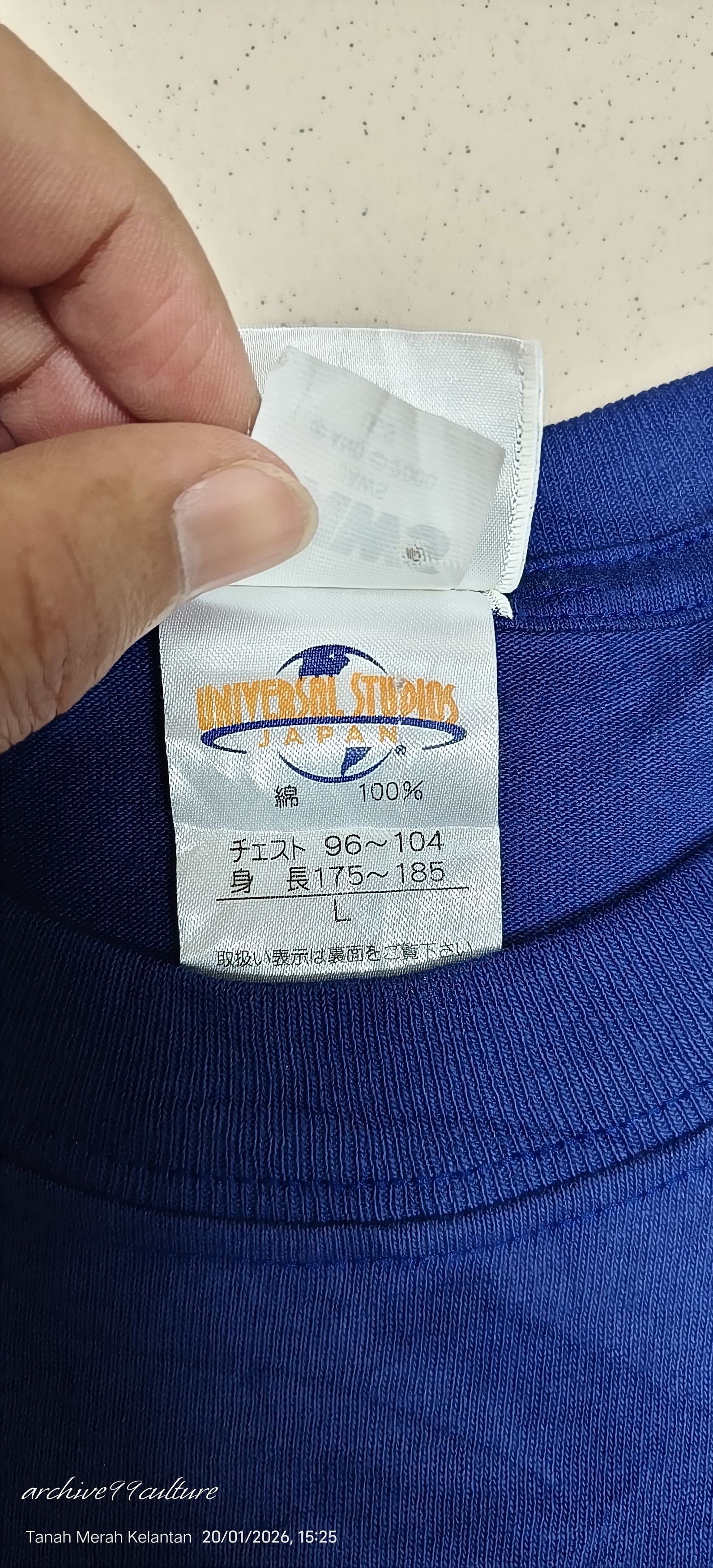 Universal Studios Vintage 2000 JAWS Movie Universal Studios Japan merch tee Size US L / EU 52-54 / 3 - 5 Thumbnail