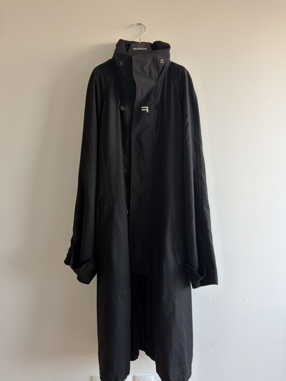 Balenciaga BALENCIAGA DEMNA TRENCH COAT TRACK 3B FLEECE COLLAR Size US XL / EU 56 / 4 - 1 Thumbnail