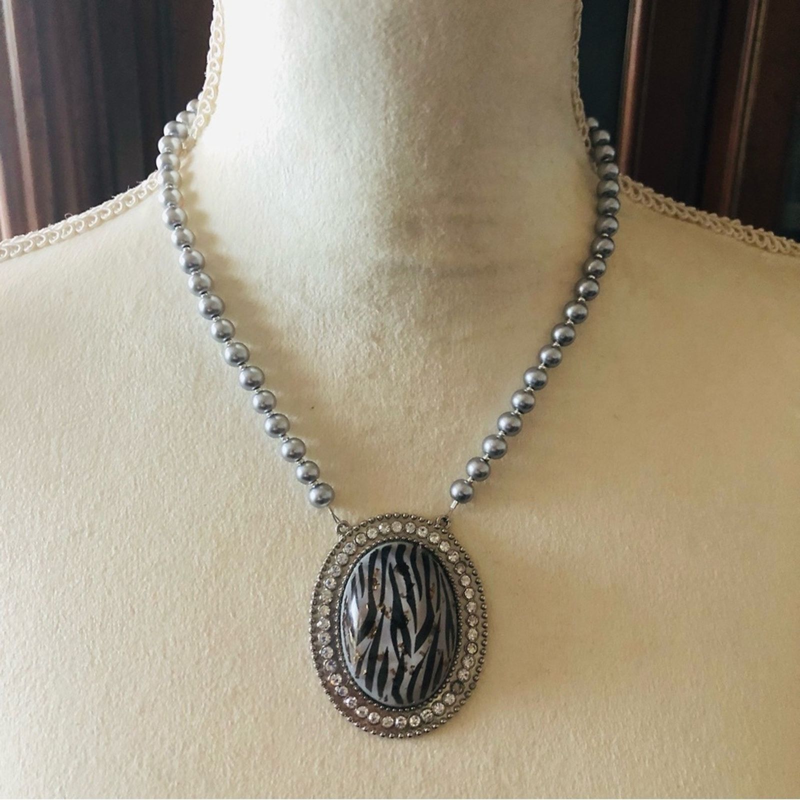 Handmade Handcrafted repurpose animal print halo Pearl necklace Size ONE SIZE - 2 Thumbnail