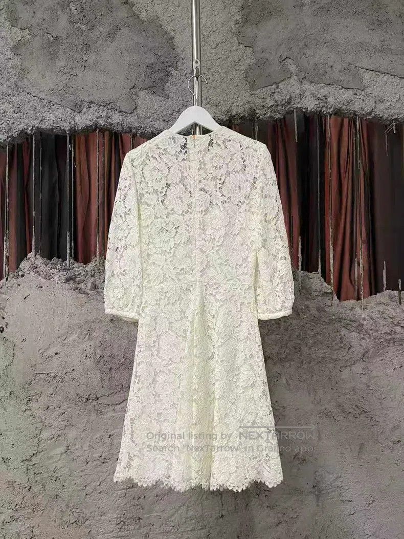 Valentino Valentino Lace dress Size XXS / US 00 / IT 34 - 2 Thumbnail