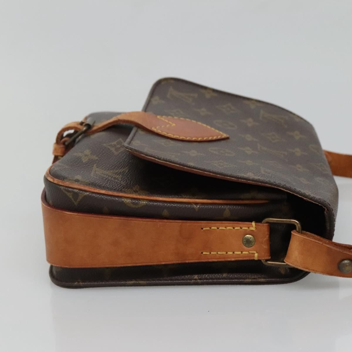 Louis Vuitton LOUIS VUITTON Monogram Cartouchiere MM Shoulder Bag M51253 Size ONE SIZE - 4 Thumbnail