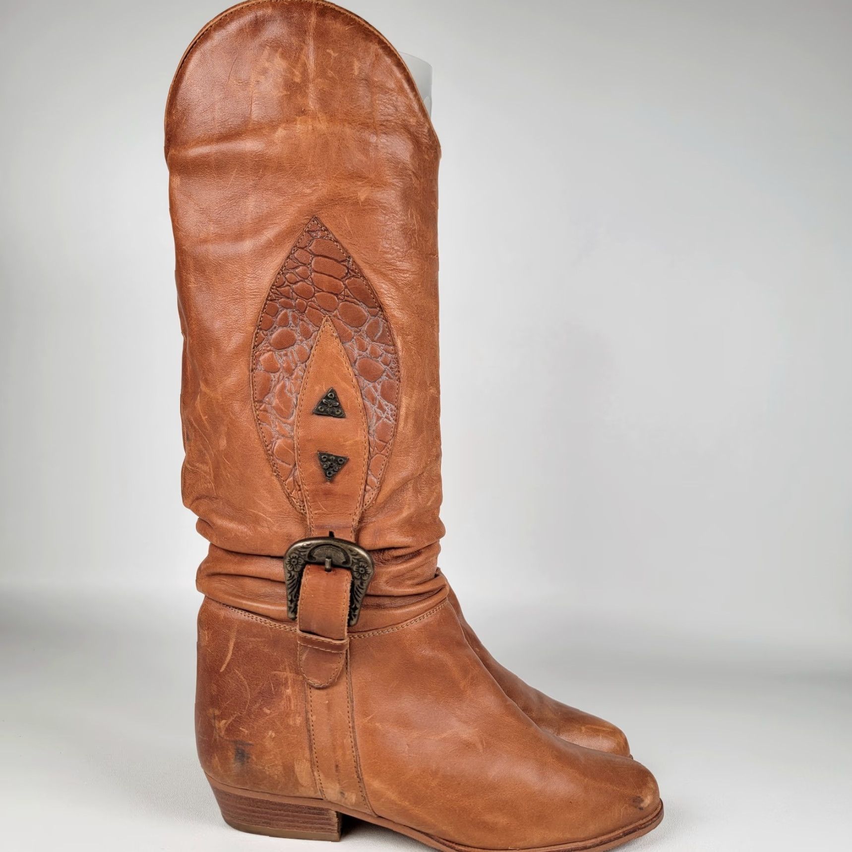 Vintage VINTAGE Wild World Boots Leather Brown Mid-Calf Women 36/6 Casual Party/Cocktail Almond Toe Studded Pull On Flat Heel Riding Boot Italy Womens Size US 6 / IT 36 - 2 Thumbnail