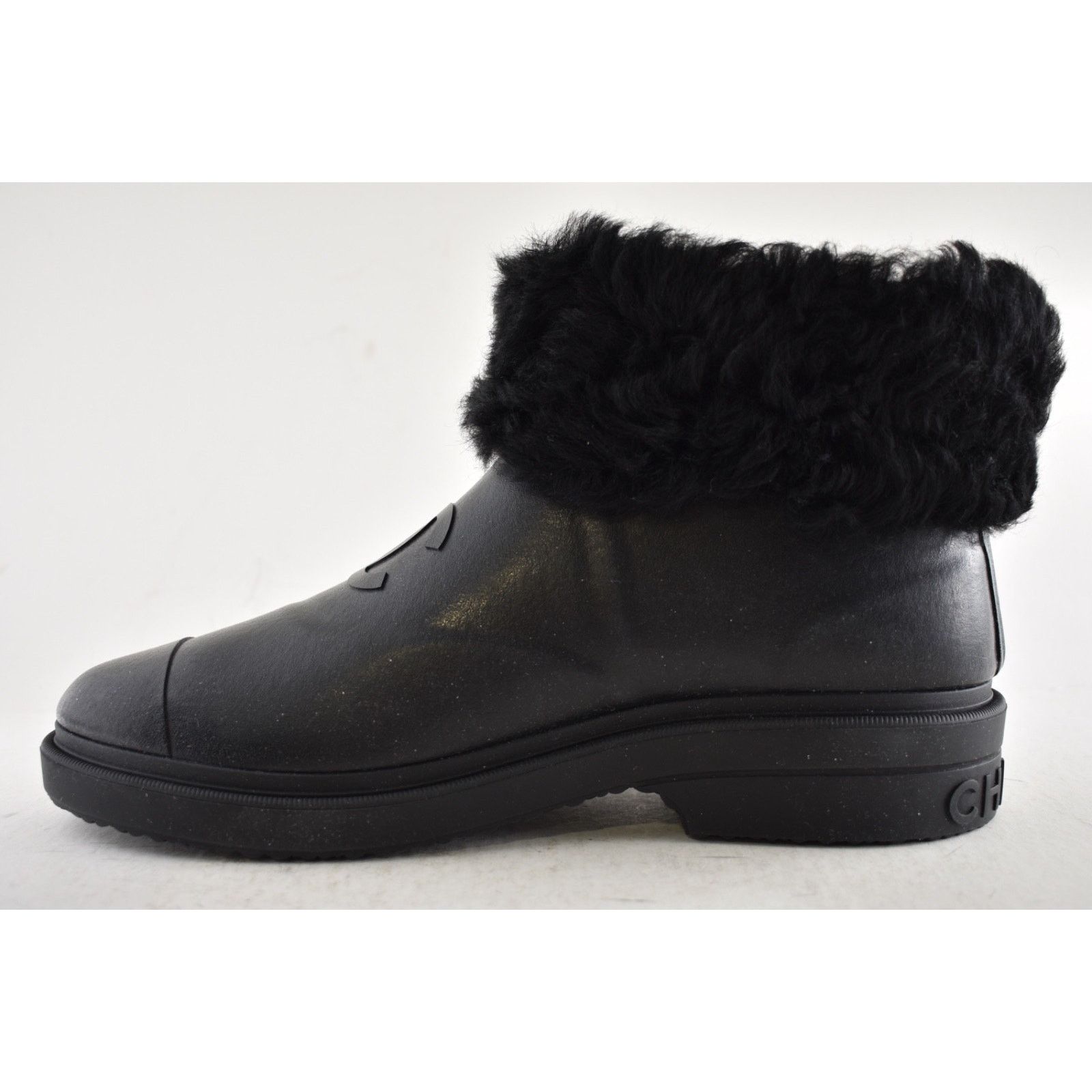 Chanel Chanel Black Shearling Rubber CC Ankle Rain Boots 40 Size US 10 / IT 40 - 13 Thumbnail