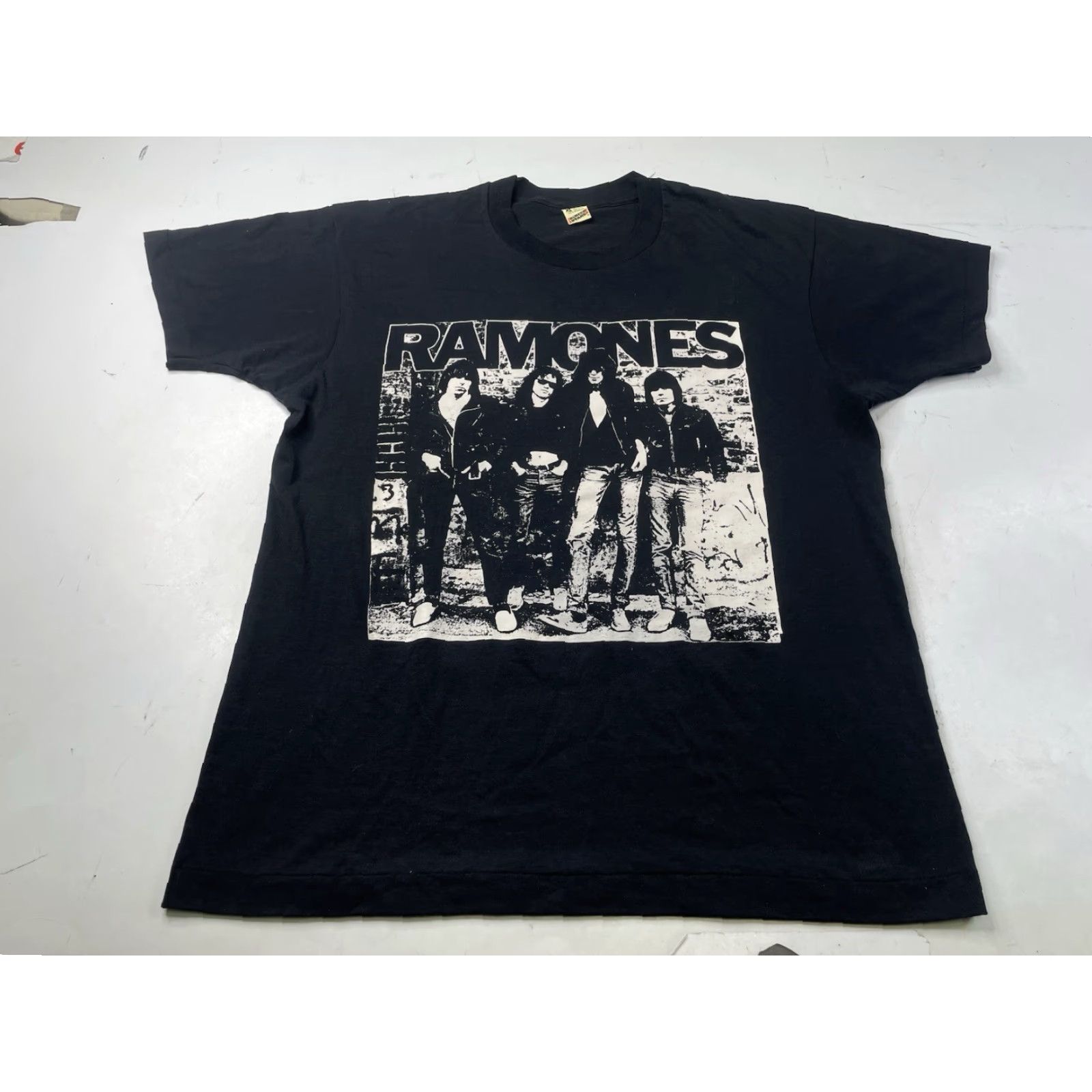 VINTAGE Ramones 1987 First Album Logo Too Tough To Die T-Shirt 