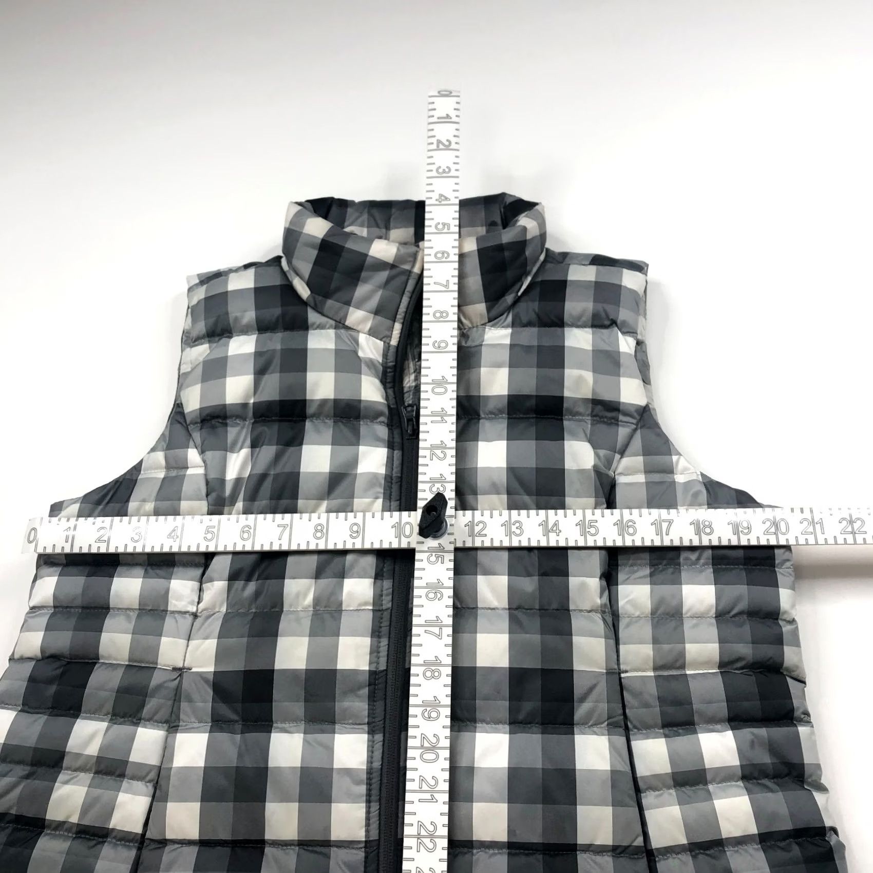 Lands' End Lands' End PM Petite Medium Womens Quilted Full Zip Vest Gray Vest, Quilted, Full Zip, Wool/Polyester, Knit, Vest for Women, Size PM, Gray Size M / US 6-8 / IT 42-44 - 3 Thumbnail