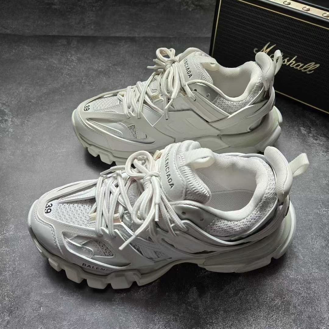 Balenciaga Balenciaga White Lowtop Sneakers 39 Men Size US 6.5 / EU 39-40 - 1 Thumbnail