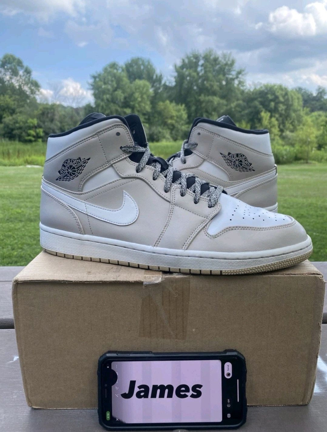 Jordan Brand Nike Air Jordan Retro 1 Mid Desert Sand Size 13 Men Size US 13 / EU 46 - 1 Thumbnail