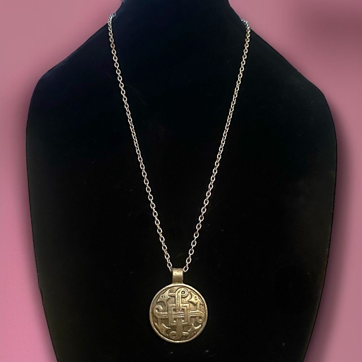 Vintage Vintage pewter Celtic medallion pendant necklace Size ONE SIZE - 1 Thumbnail