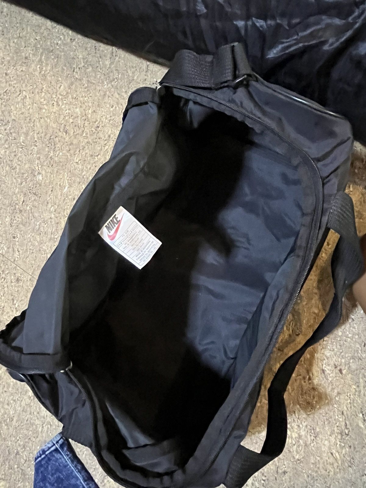 Nike Vintage 90’s Nike Duffle Bag Gym Bag Size 40 - 6 Thumbnail