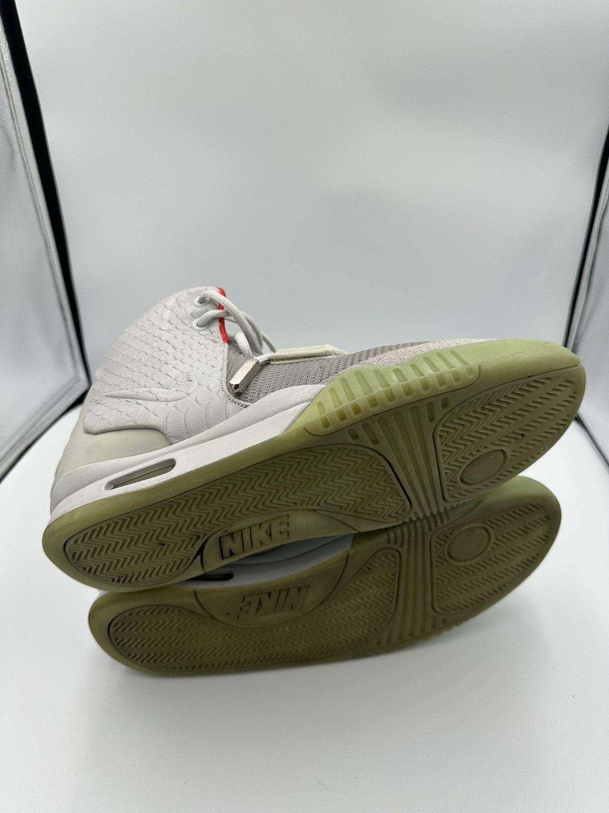 Kanye West × Nike Nike Yeezy 2 Platinum Size US 12 / EU 45 - 13 Thumbnail