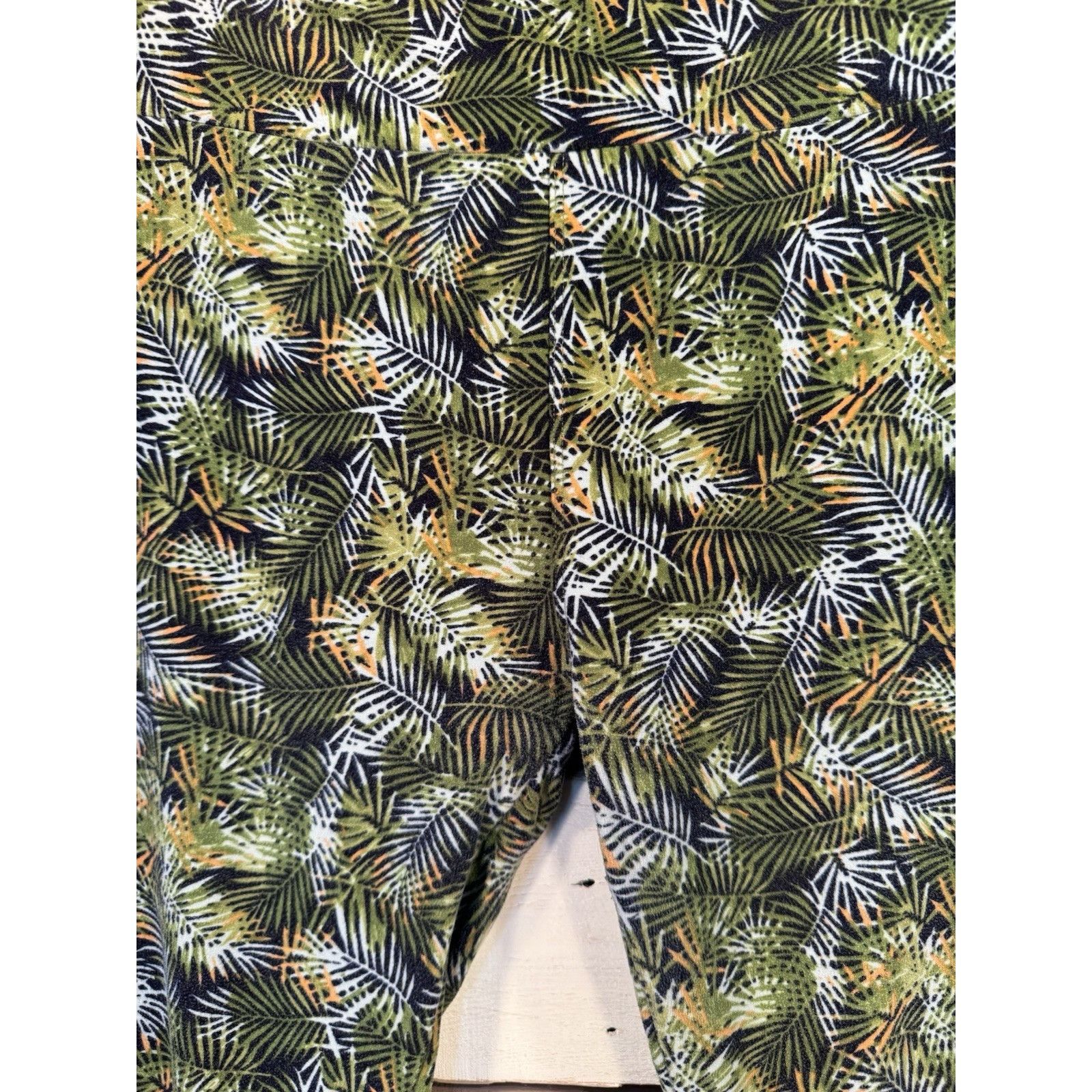 Other LuLaRoe Leggings OS One Size GREEN PINE NEEDLES Used Conditi Size 29" - 2 Thumbnail