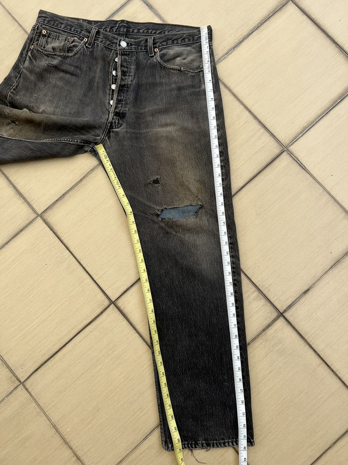 Levi's Vintage 1995 Levi’s 501 Distressed Faded Black Denim Jeans Size US 37 - 5 Thumbnail
