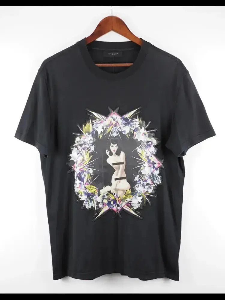 Givenchy Givenchy 12FW Tisci Pin Girl Tee-2505 Size US L / EU 52-54 / 3 - 1 Thumbnail