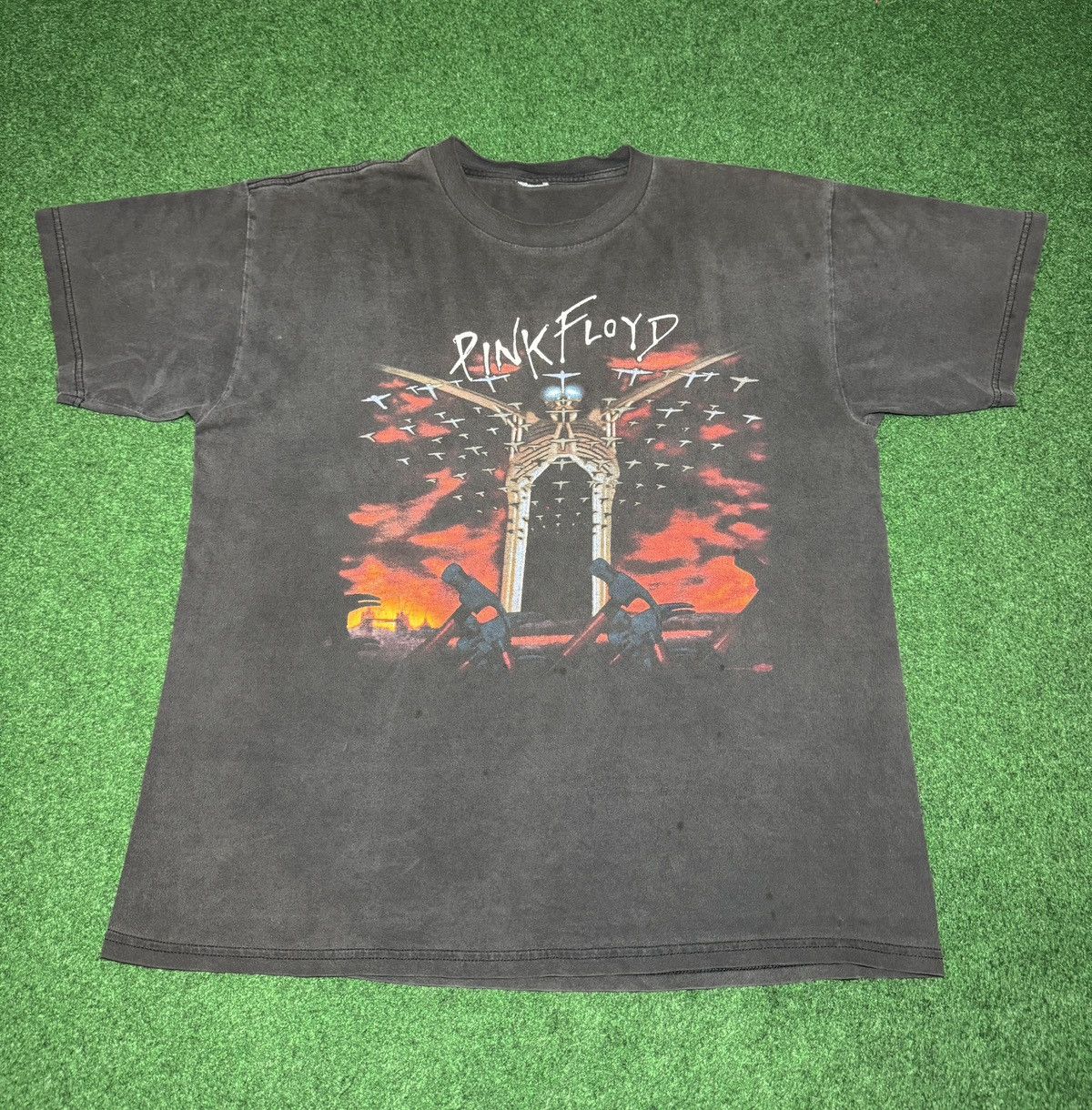 Vintage 90s Pink Floyd The Wall RARE FADED Band XL T Shirt