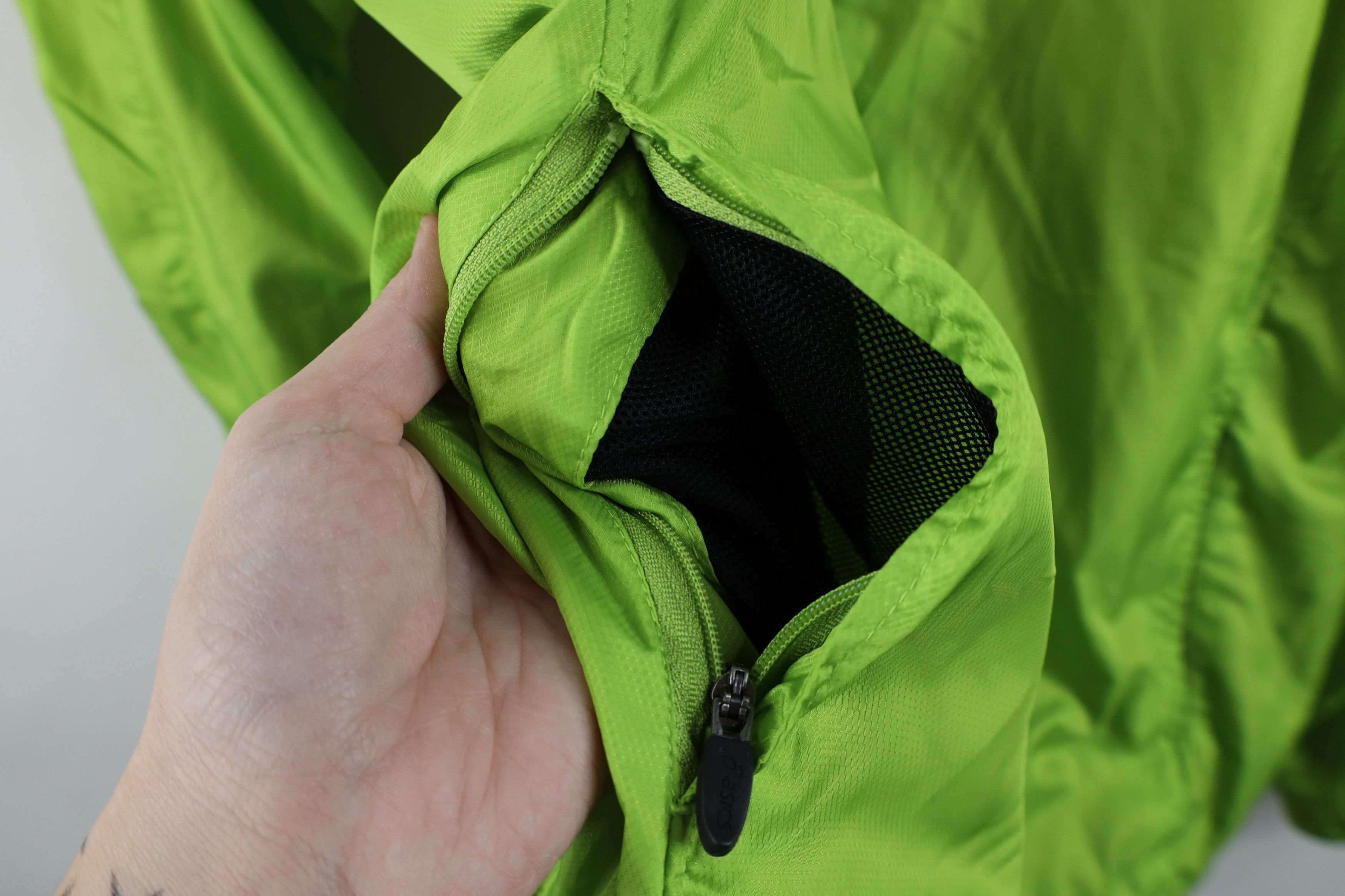 Asics Vintage Asics Reflective Running Rain Windbreaker Jacket Size US M / EU 48-50 / 2 - 6 Thumbnail
