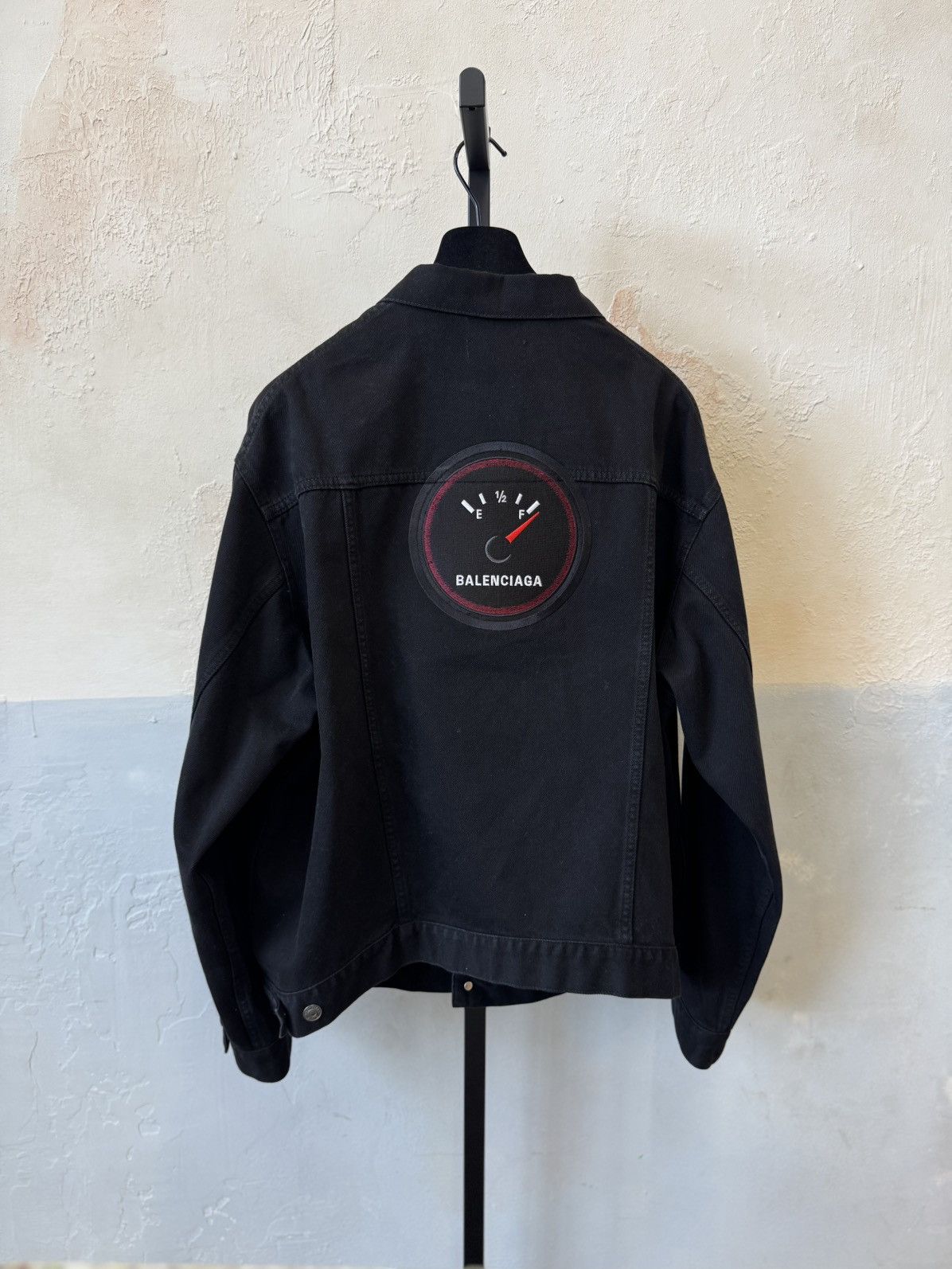 Balenciaga AW19 NEW GAS FUEL BLACK TRUCKER GAUGE DENIM JACKET Size US L / EU 52-54 / 3 - 11 Thumbnail