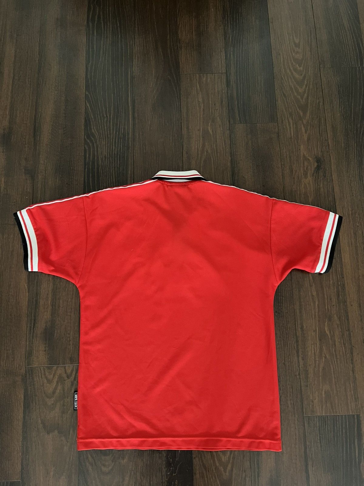 Umbro Manchester United umbro jersey Size US S / EU 44-46 / 1 - 6 Thumbnail